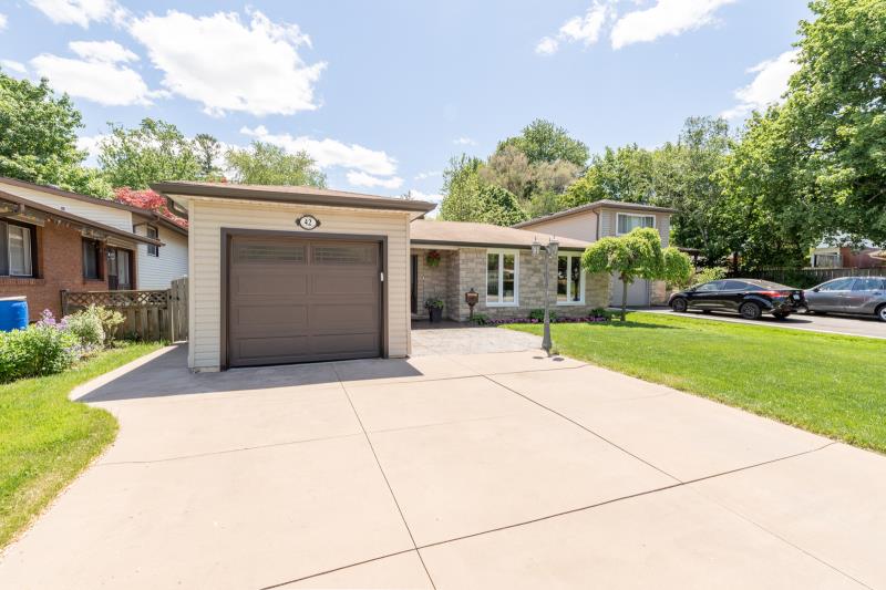 42 Pleasant Ave, Dundas, ON L9H 3S7 Home for Sale