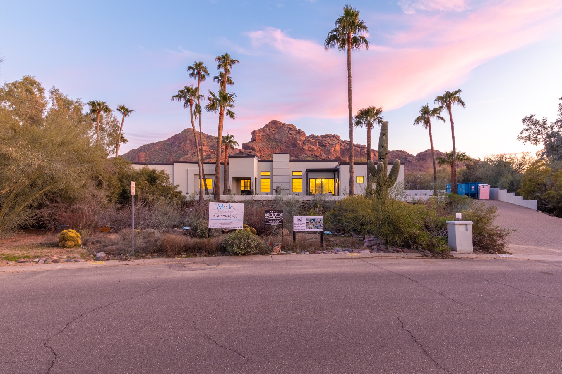 Paradise Valley, AZ Guide The MoJo Team Realty ONE Group