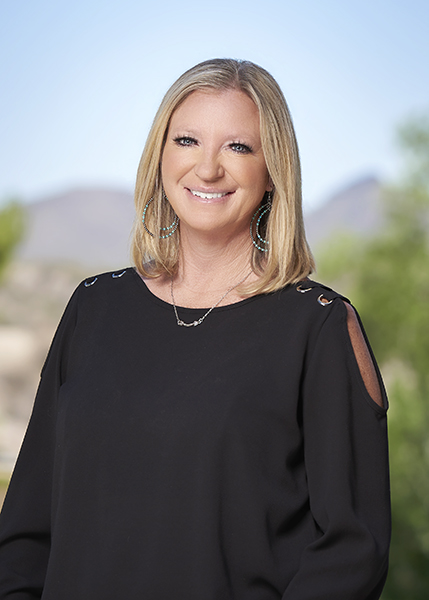 Erin Freeman - Erin_1695_LR_VERT_WEB(5x7).jpg