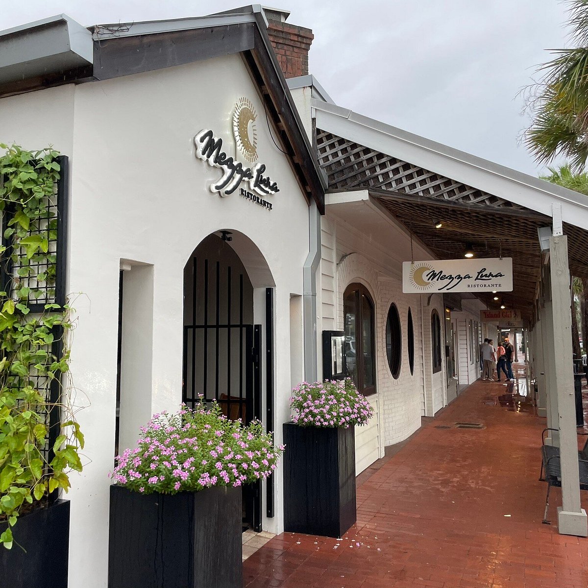 Local Favorite of the month: Mezza Luna
