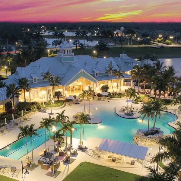 Naples Reserve amenity center serving Crane Point residents