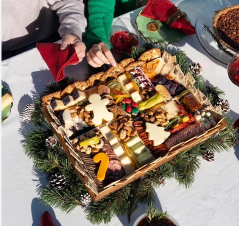 Cheese, Please! How to Create the Ultimate Grazing Board for the Holidays