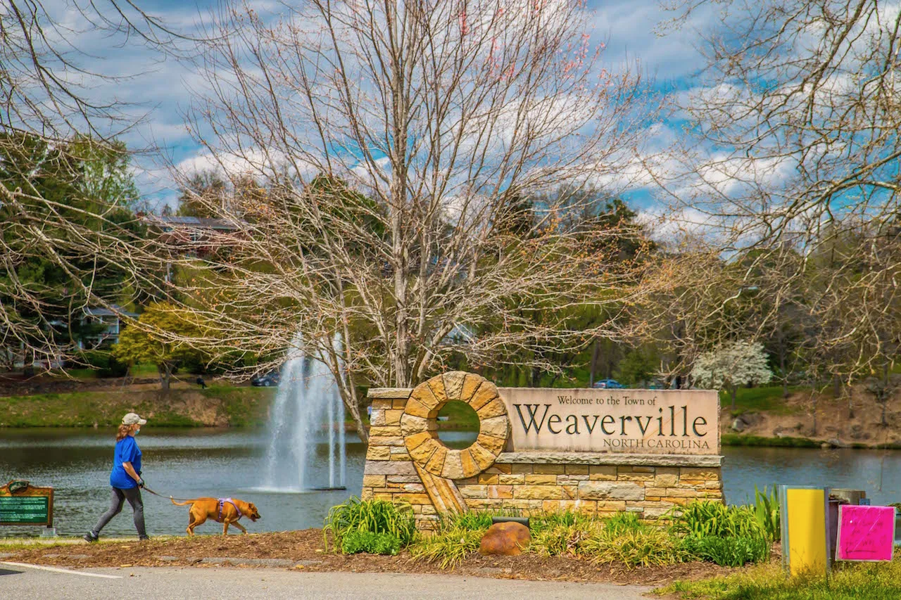 Lake-Louise-Park-in-Weaverville-NC_.png
