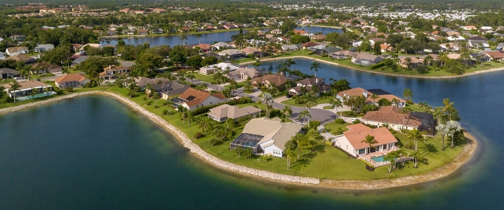Berkshire Lakes Naples Florida community spotlight