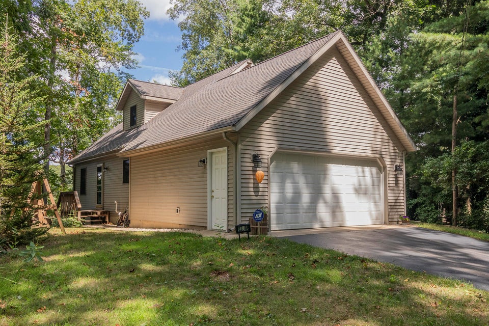 27348 Manstrom Dr