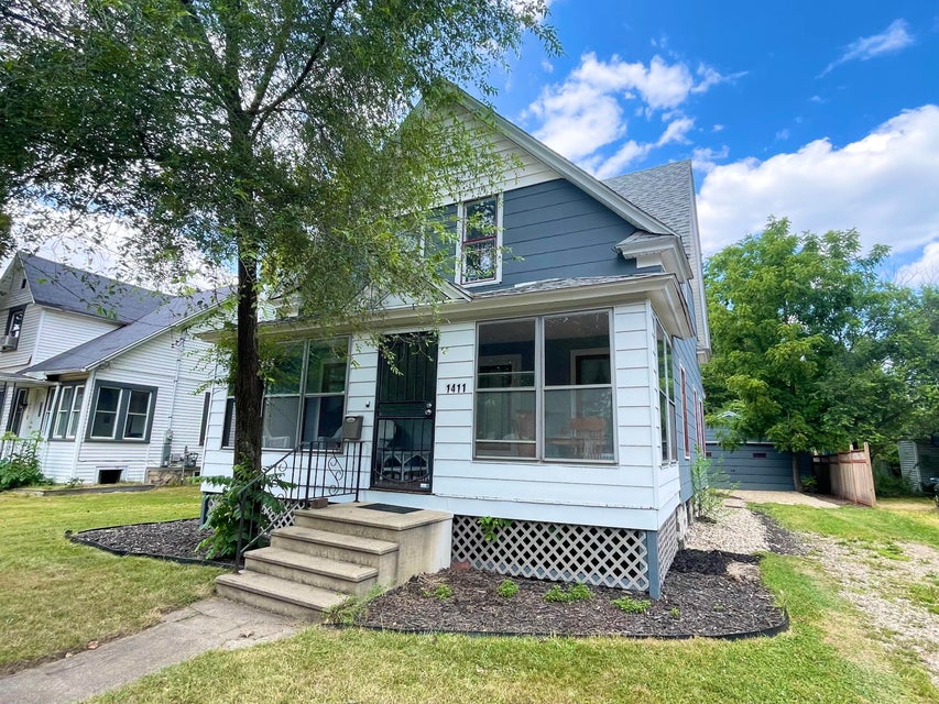 1411 E Stockbridge