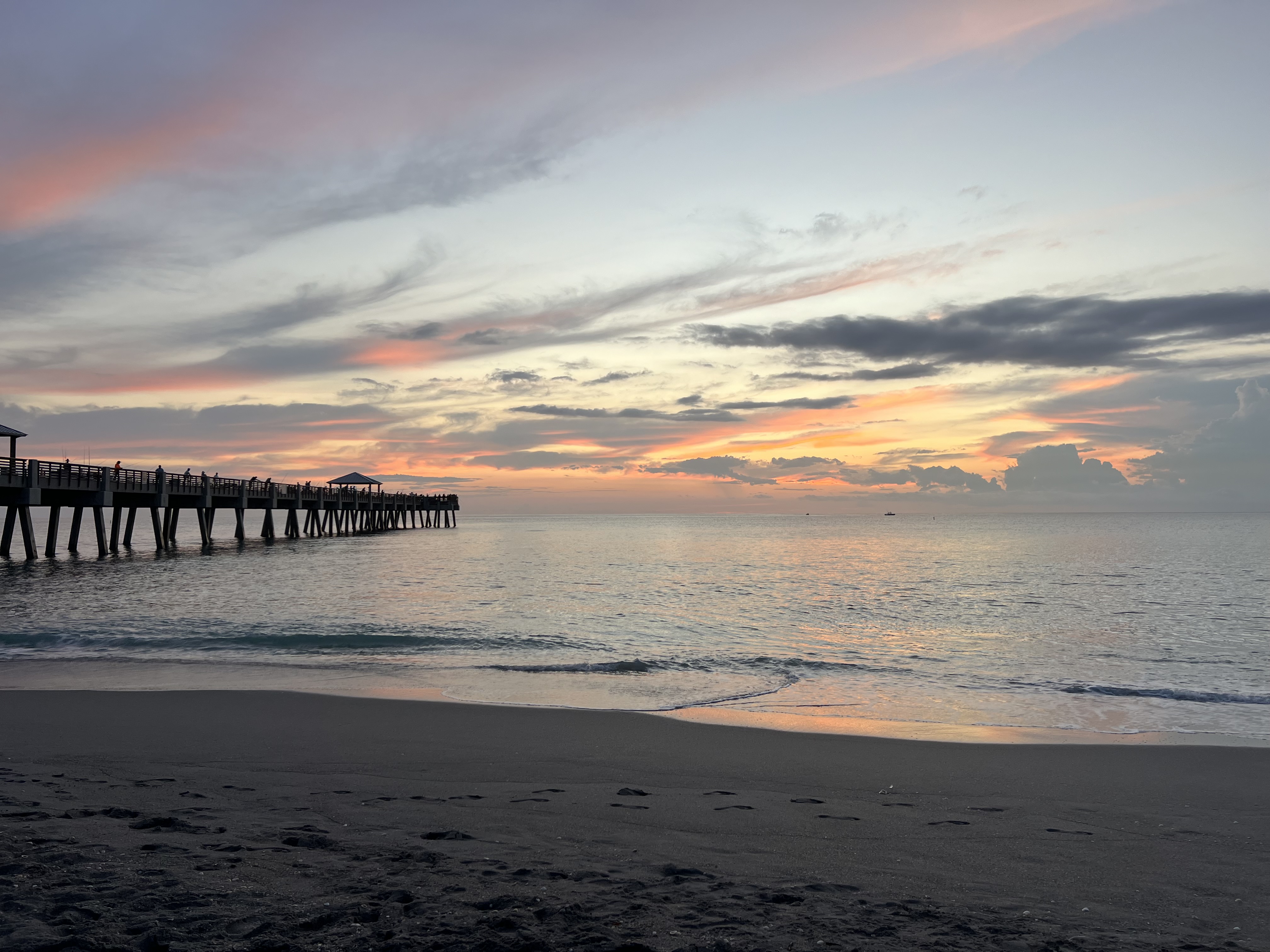 Explore How Juno Beach Offers Perfect Homes for Golf Lovers and Peace Seekers Alike!