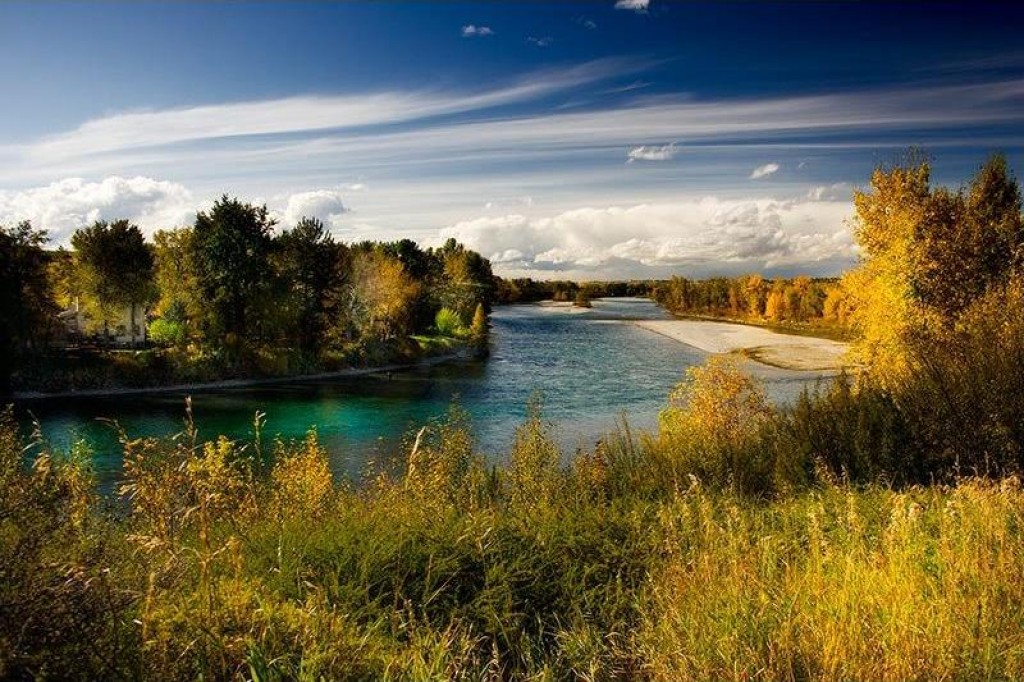 Silver Springs, AB Guide View Calgary Home Listings