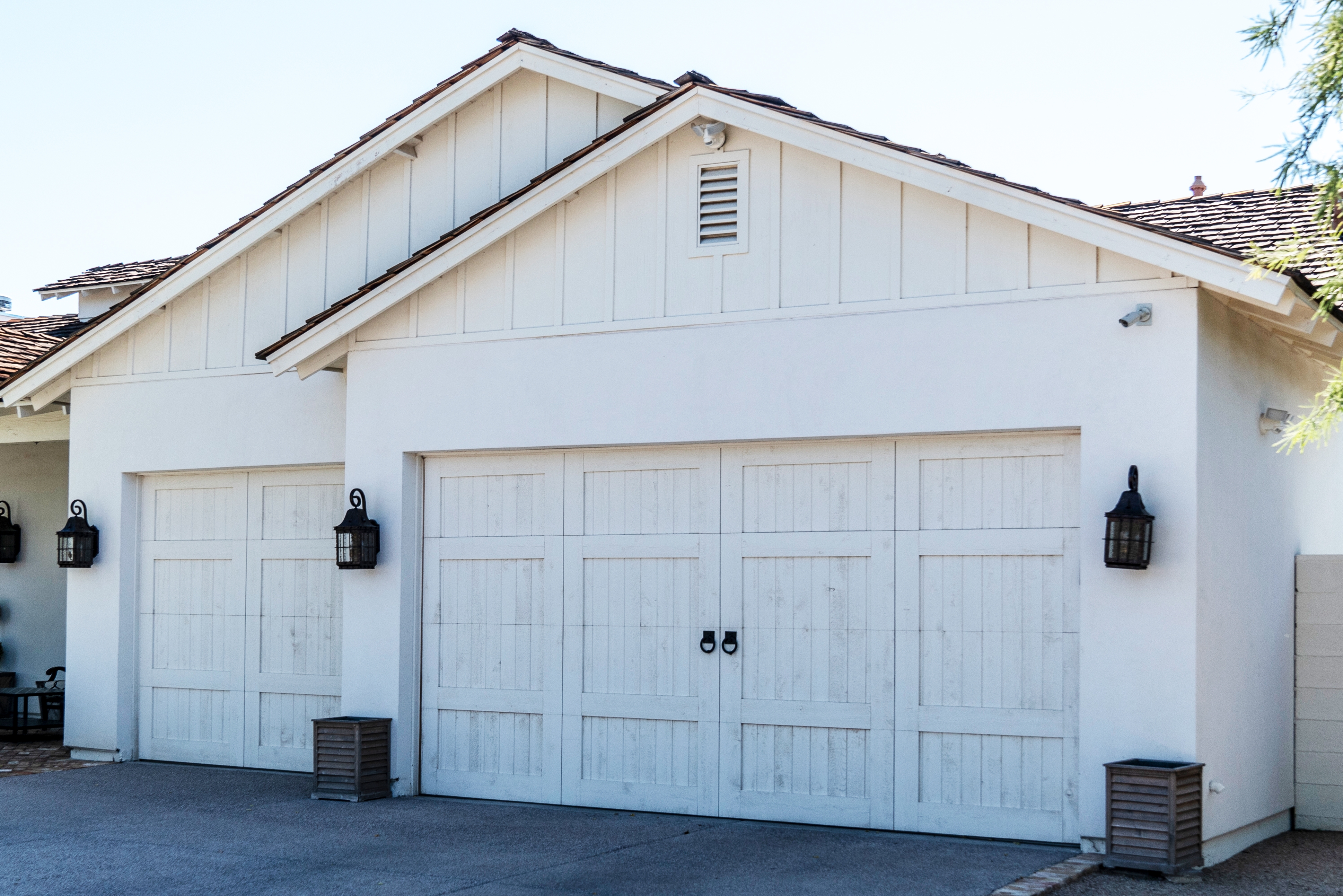 custom-garage-door-2021-08-30-05-36-17-utc.jpg