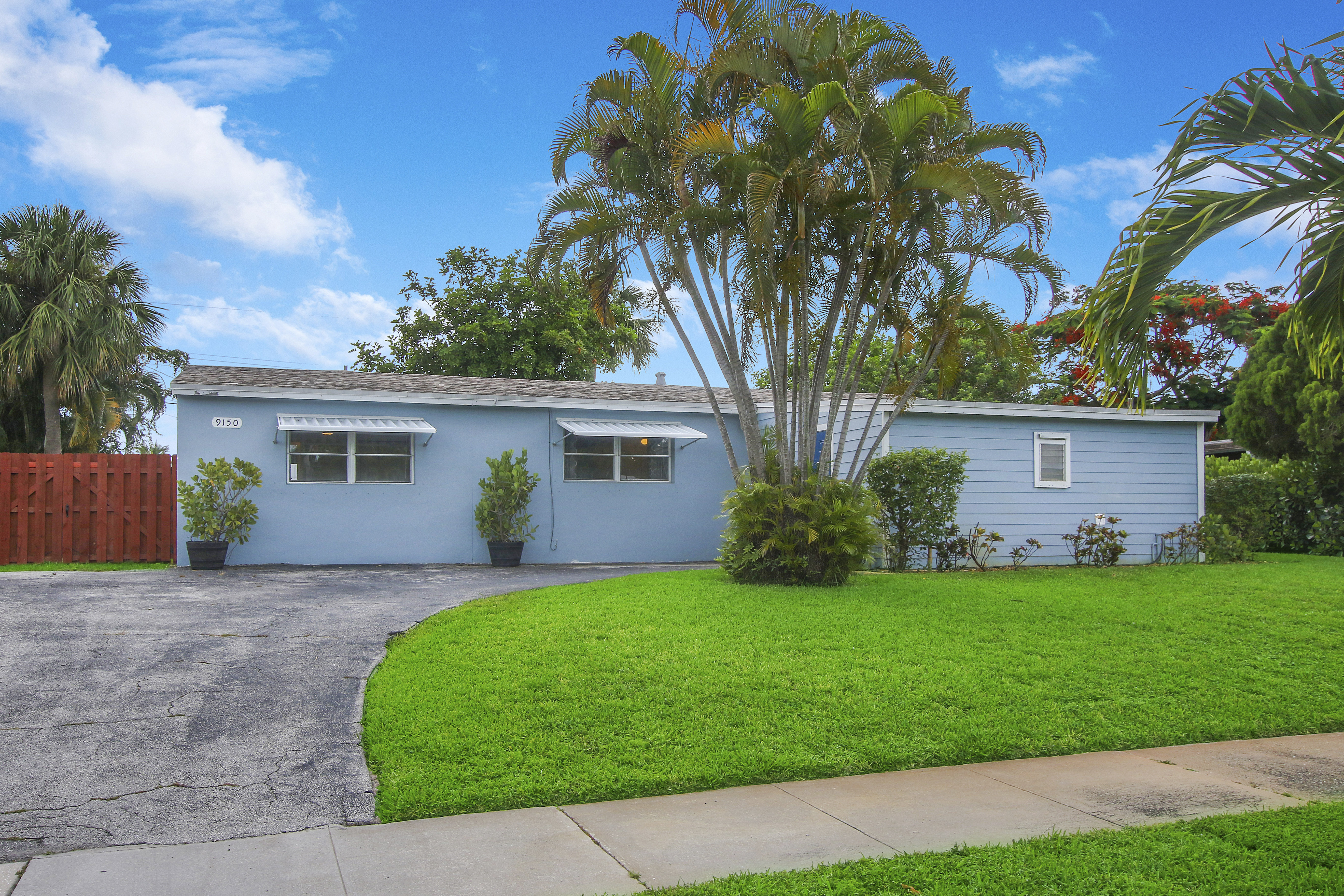New Listing!  Home in Palm Beach Gardens with no HOA!