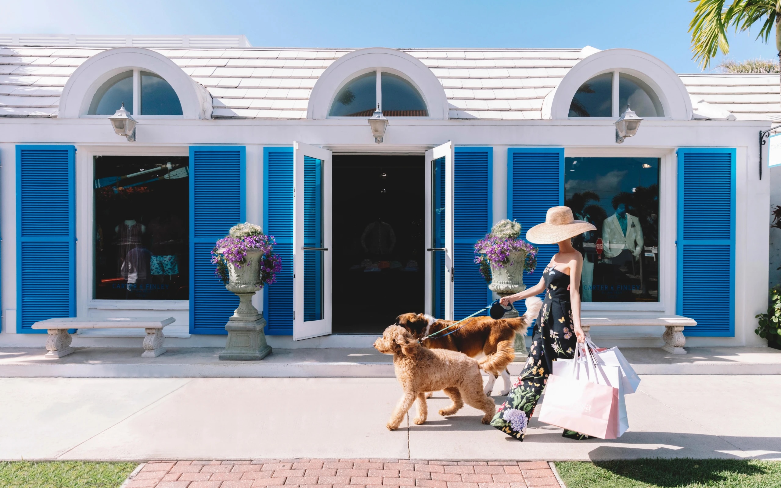 Aqualane Shores waterfront homes near downtown Naples