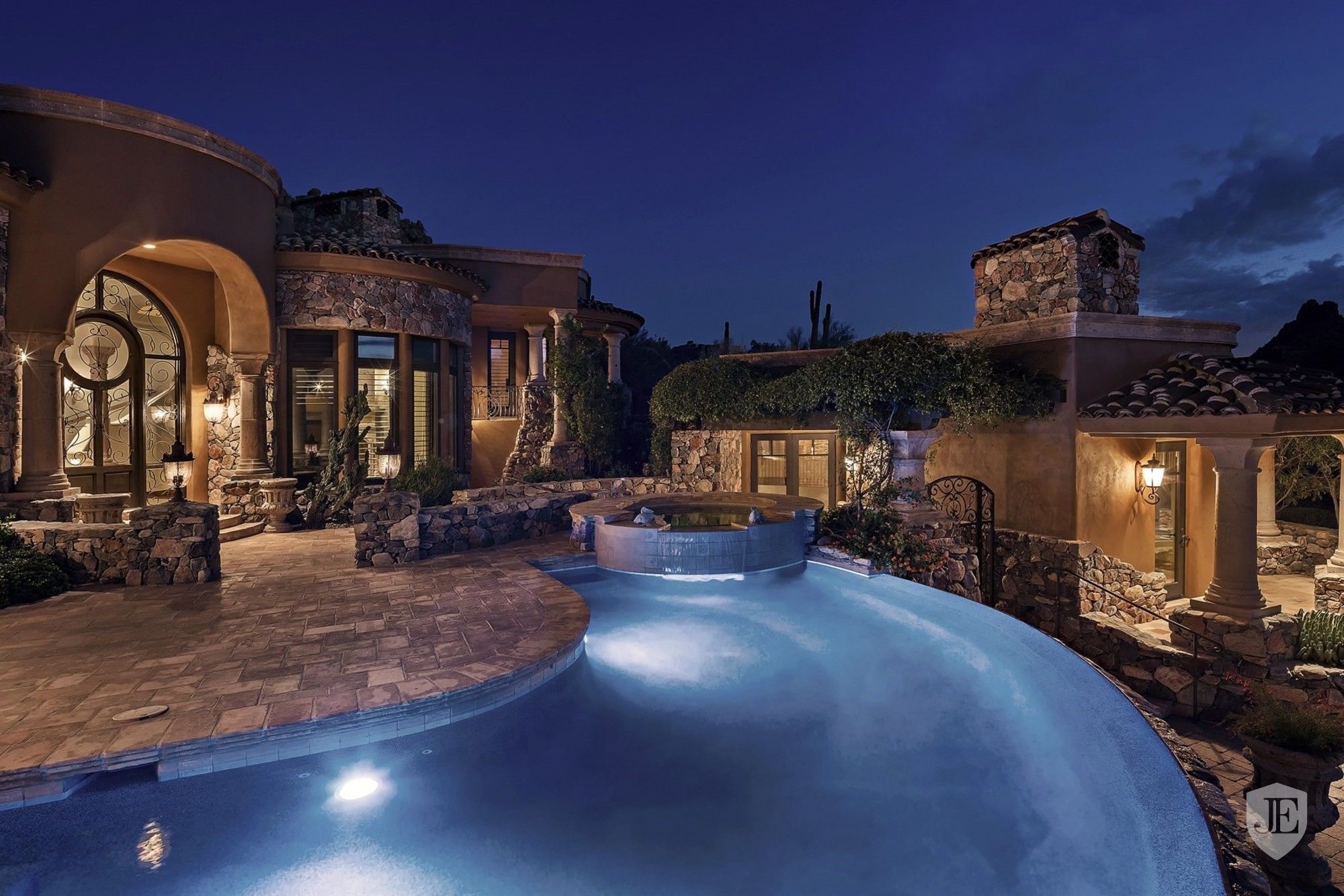 Estancia, AZ Guide View Scottsdale Area