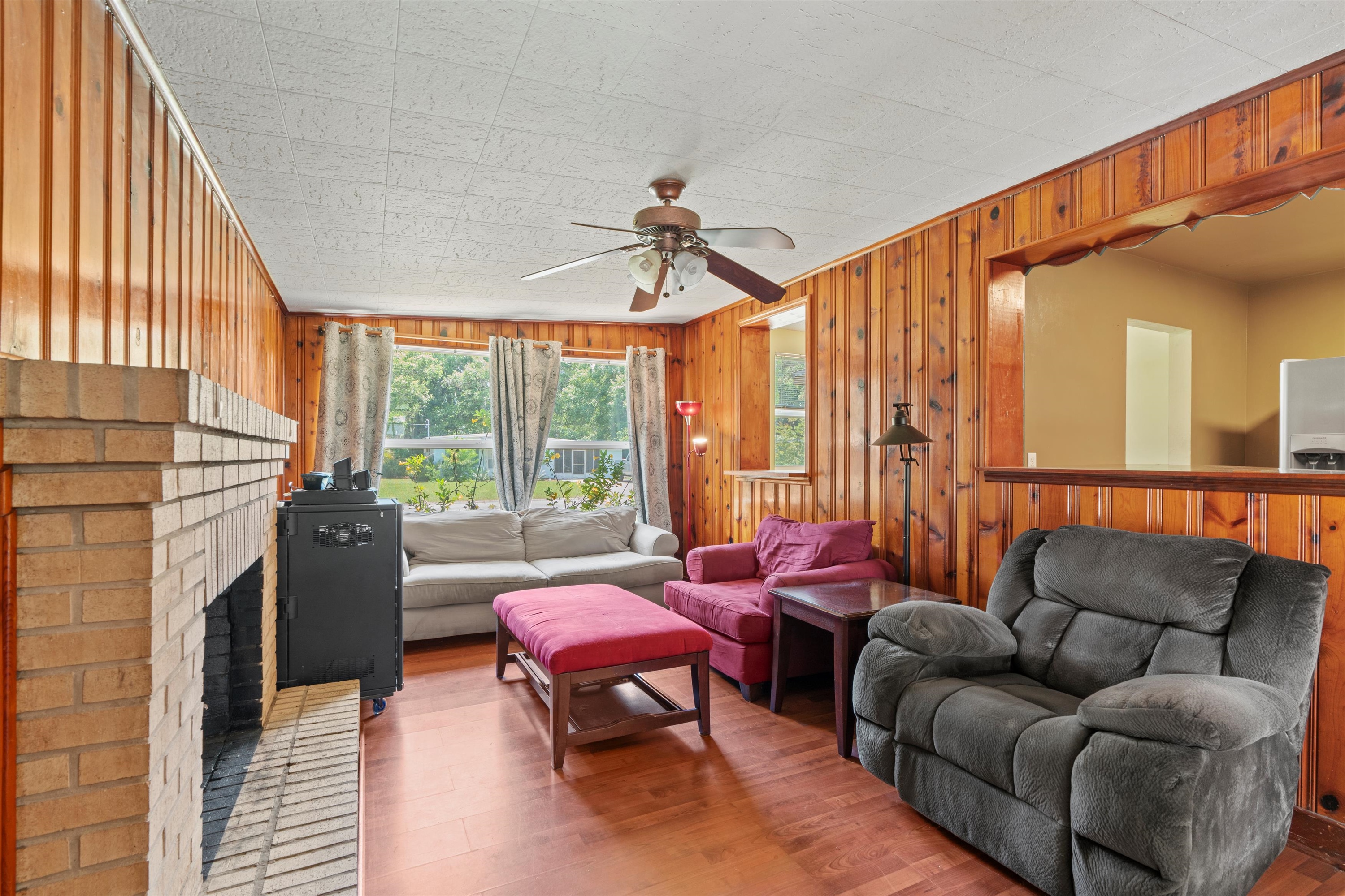 12-Family Room.jpg