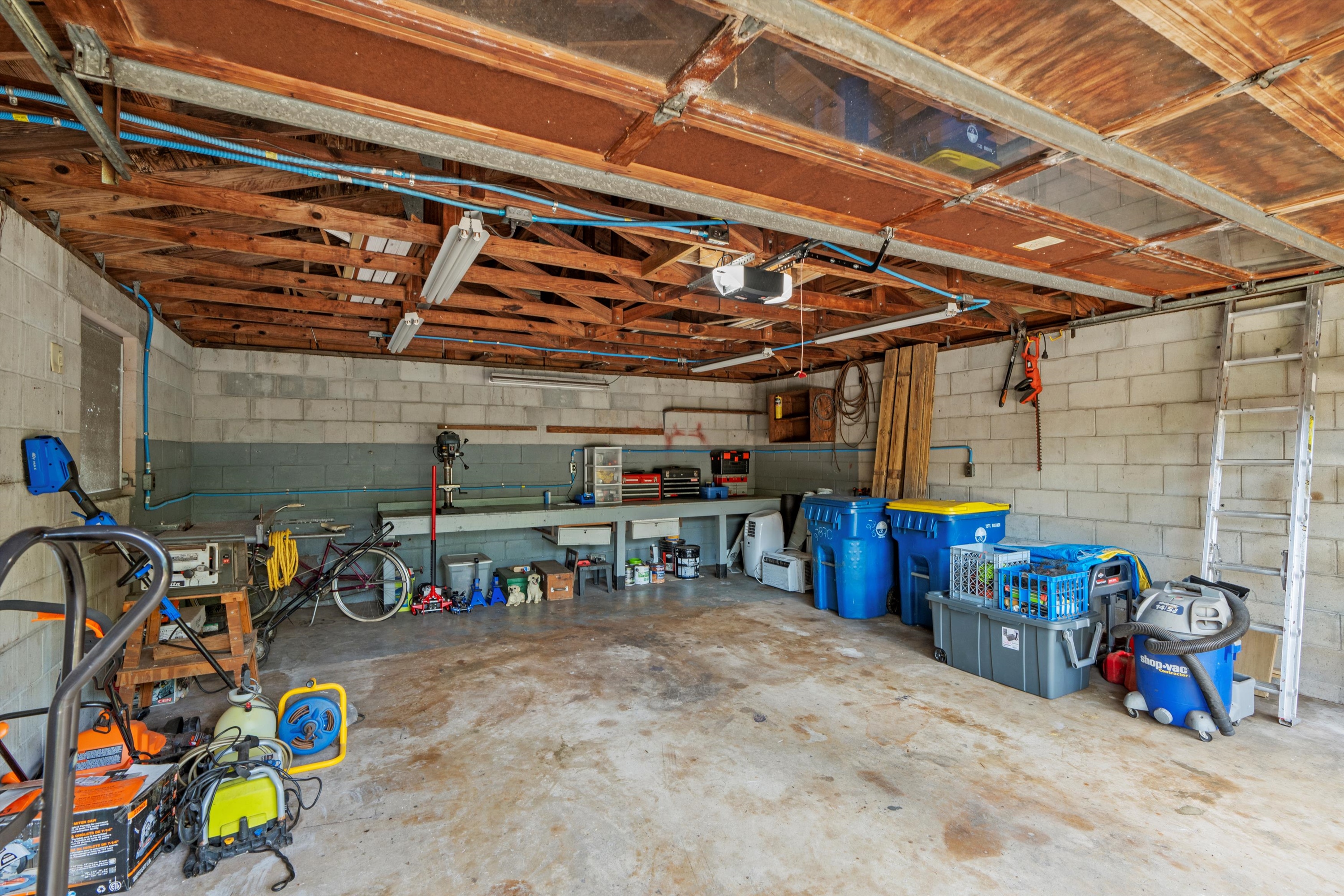 26-Garage.jpg