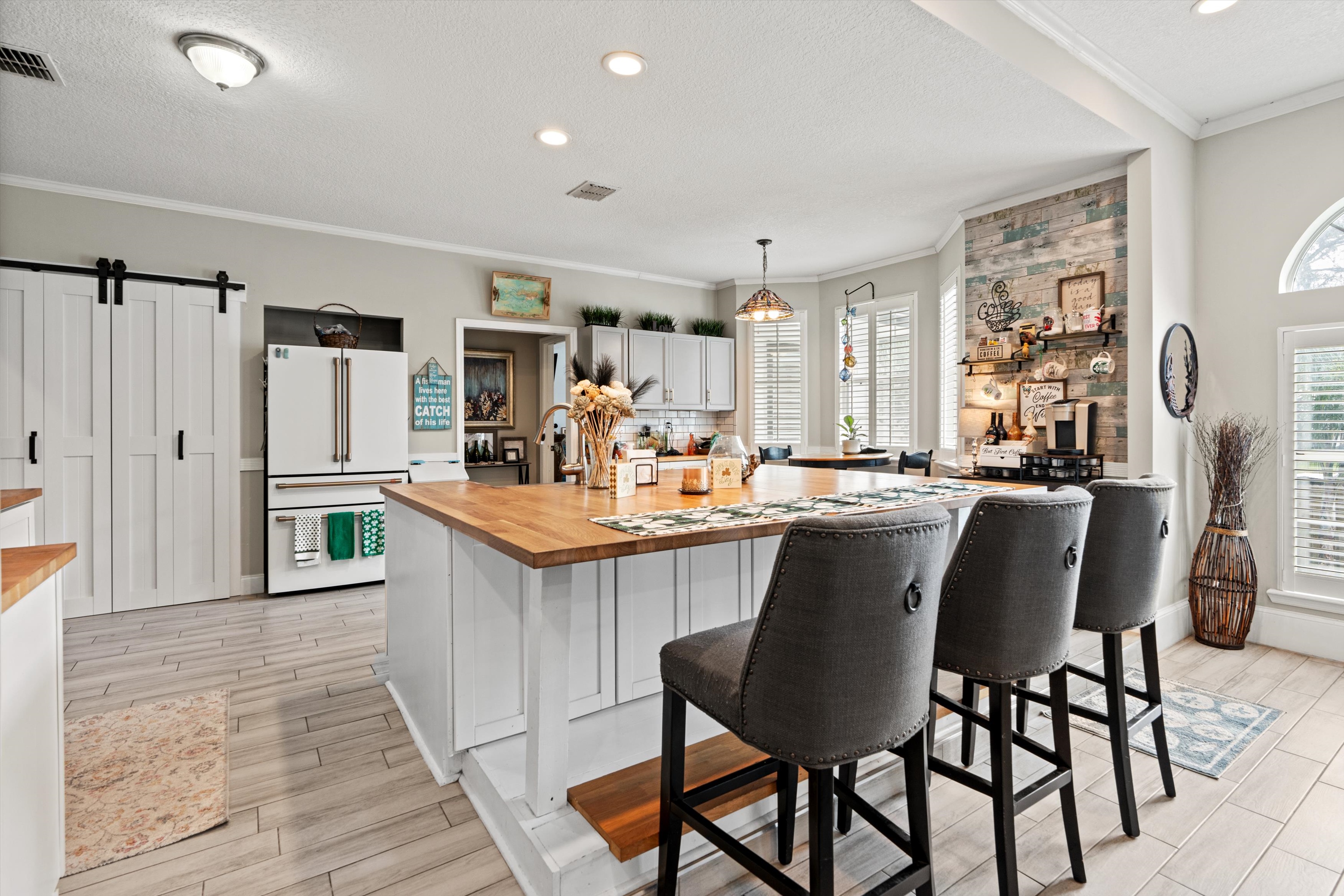 12-Kitchen.jpg