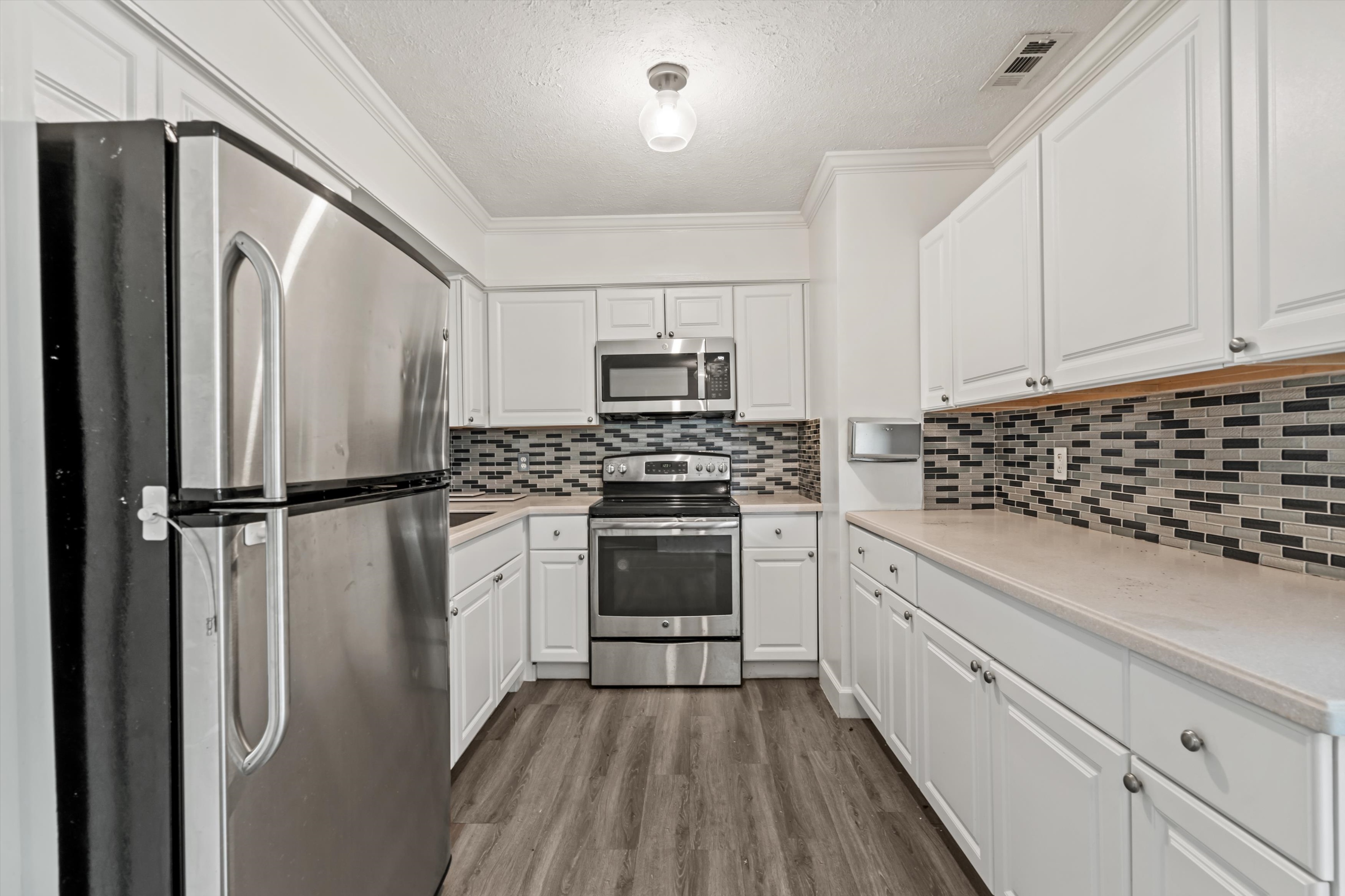 11-Kitchen.jpg