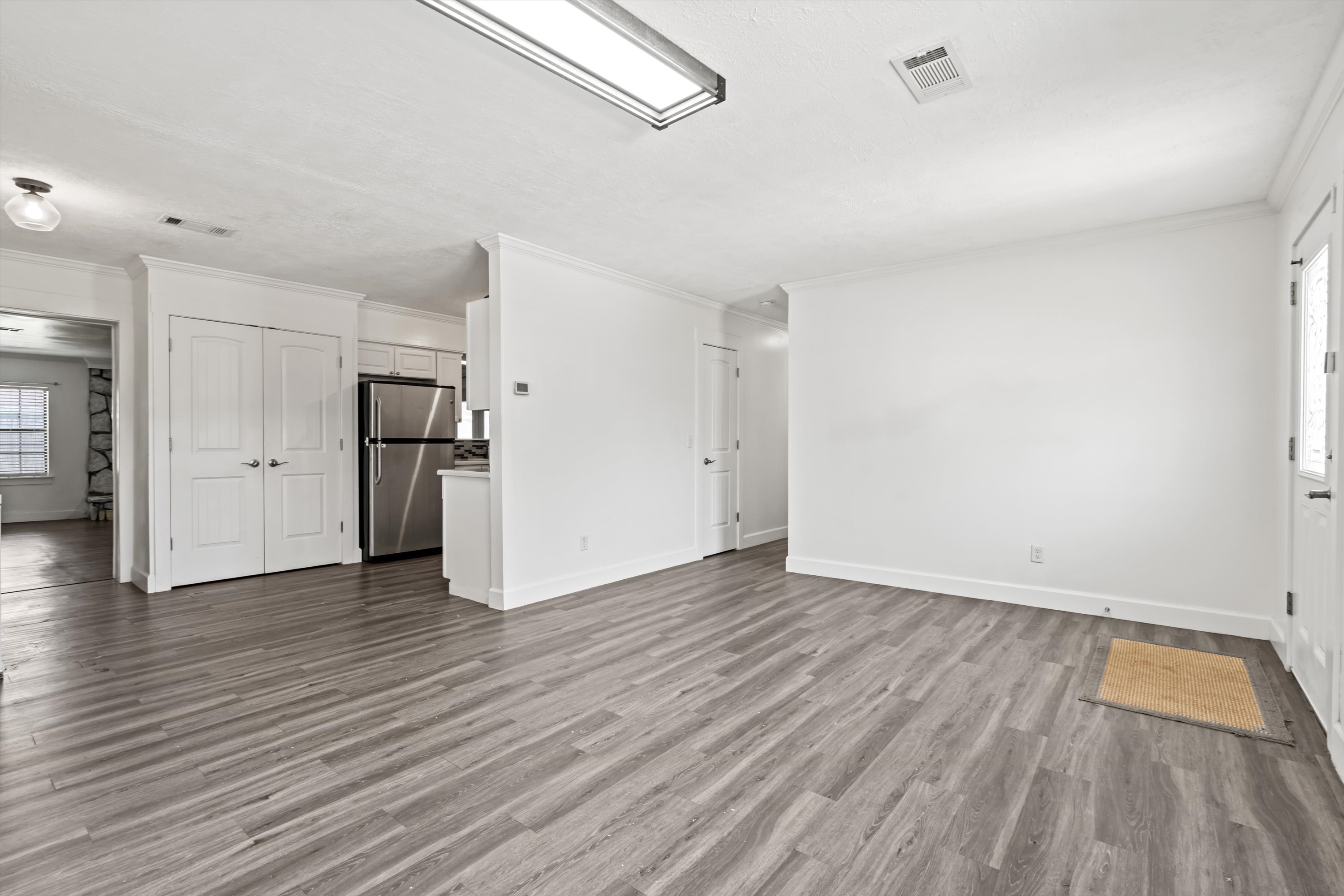 09-Living Room.jpg