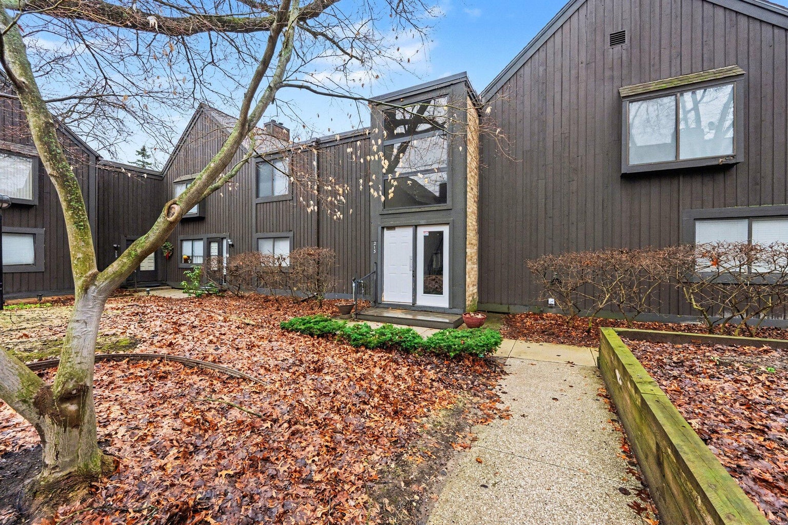 213 Paisley Ct B
