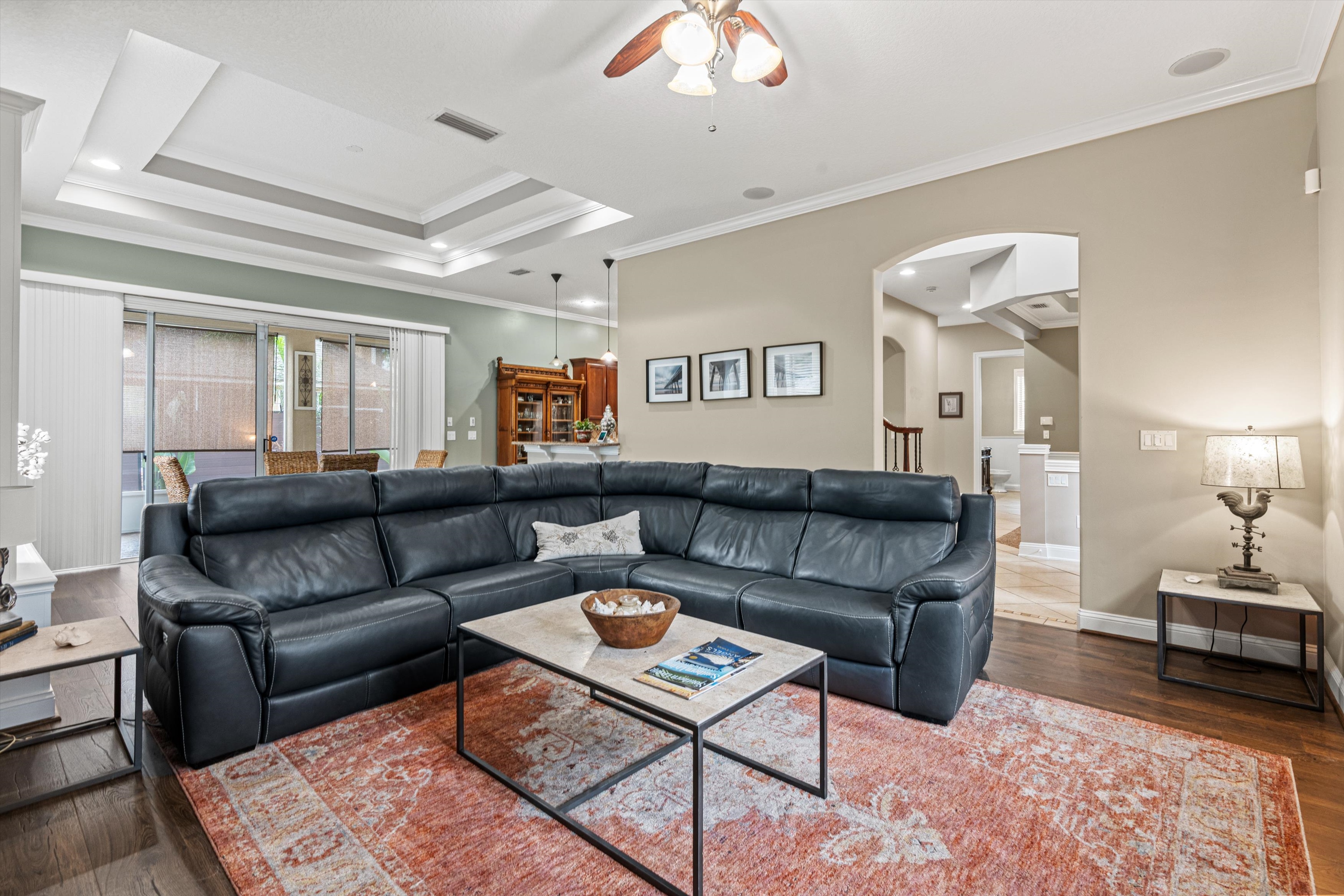 18-Living Room.jpg