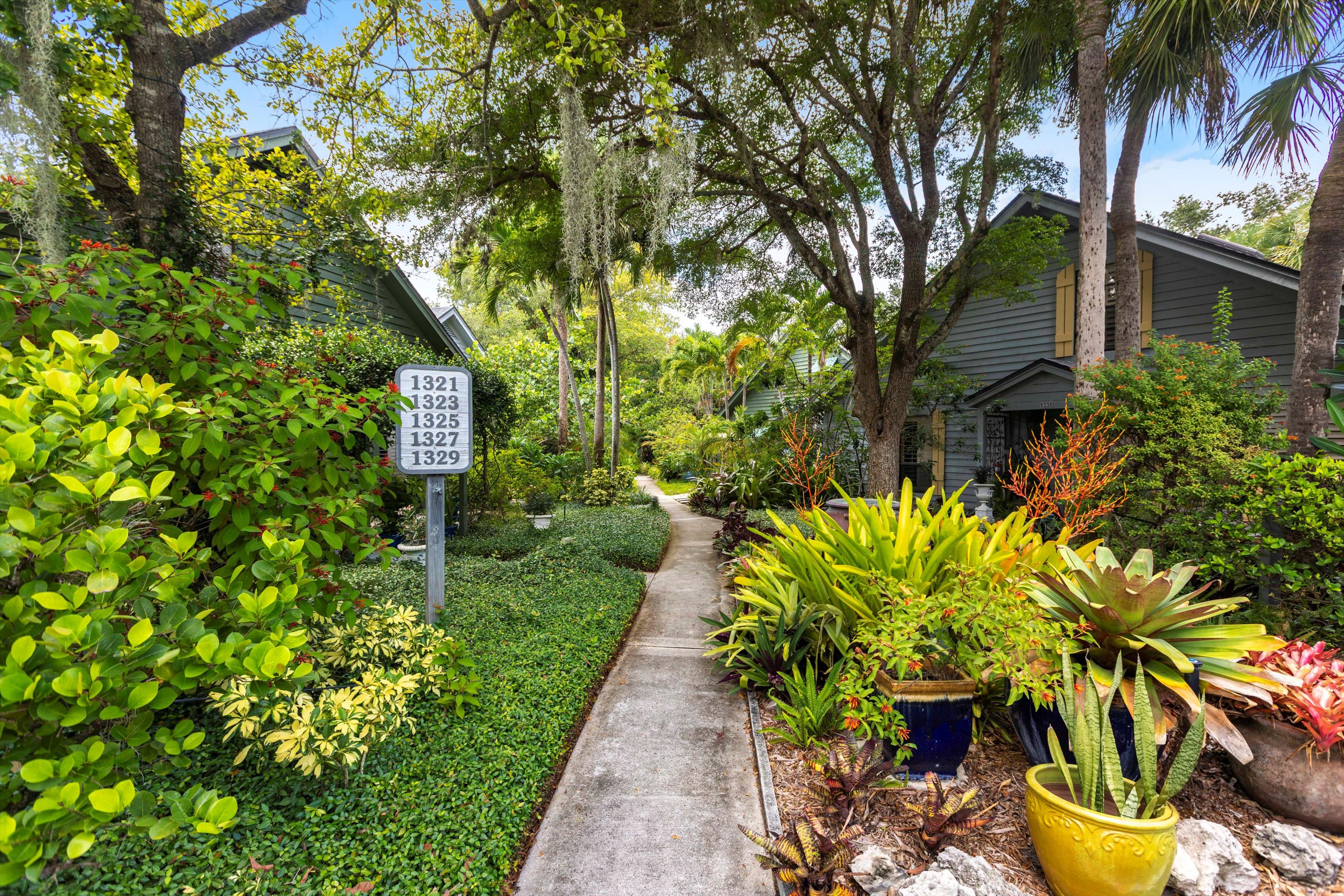 Bent Pines Villas walkway and landscaping Naples FL