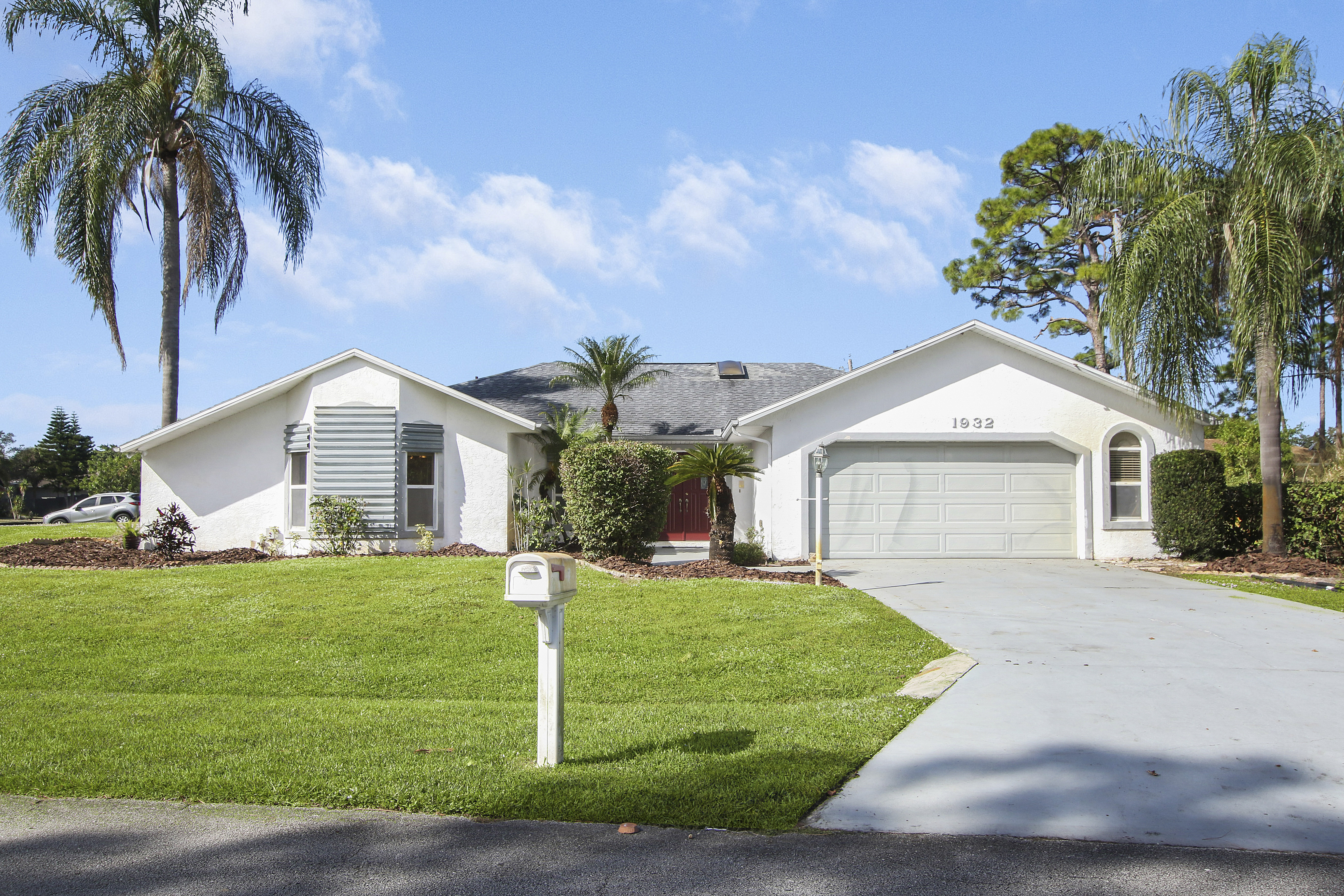 New Listing!  3 Bed/ 2 Bath Home in Port St Lucie!