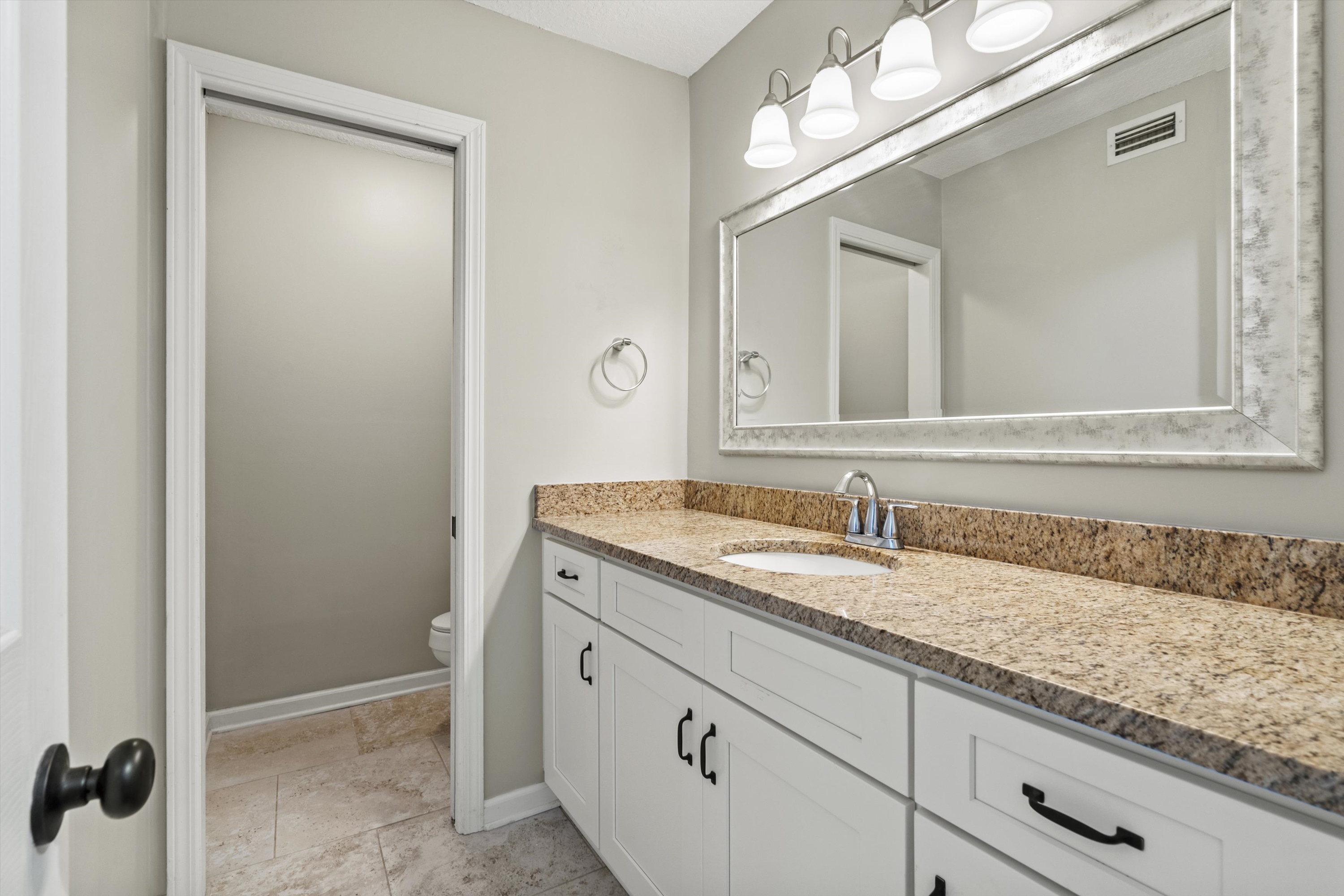 08-Bathroom 1.jpg