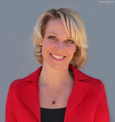Cathy Headshot.jpg