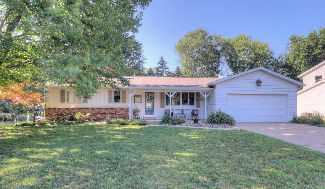 2690 Brahms Ave