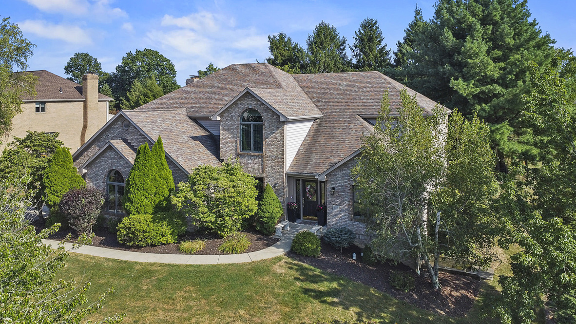 Are Peters Township luxury and move-up homes still in demand in 2026?