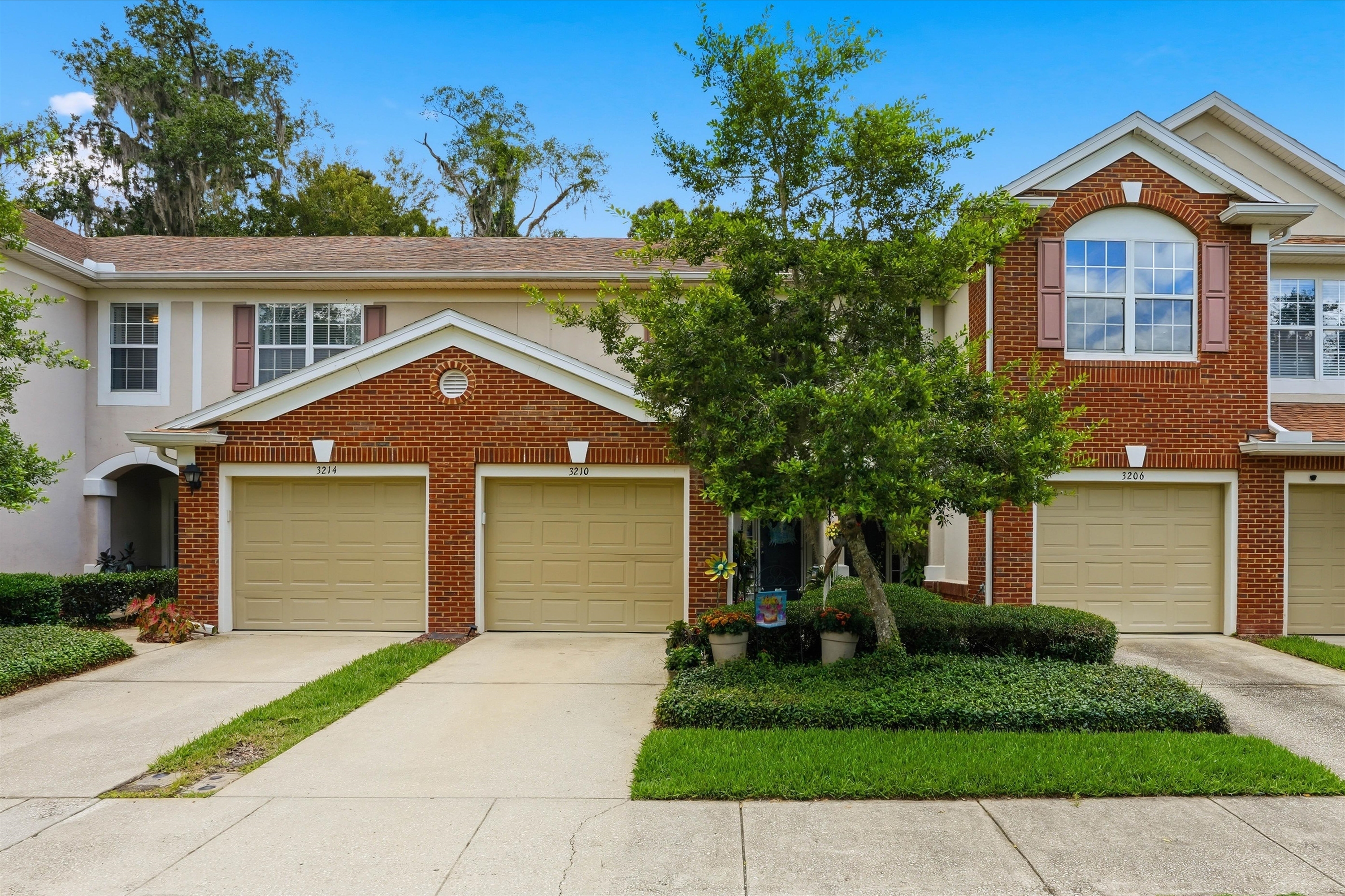3210 CLIMBING IVY Trail, Jacksonville, FL 32216 - Updated 2BR 2.5BA PLUS Bonus Room/Loft Townhouse