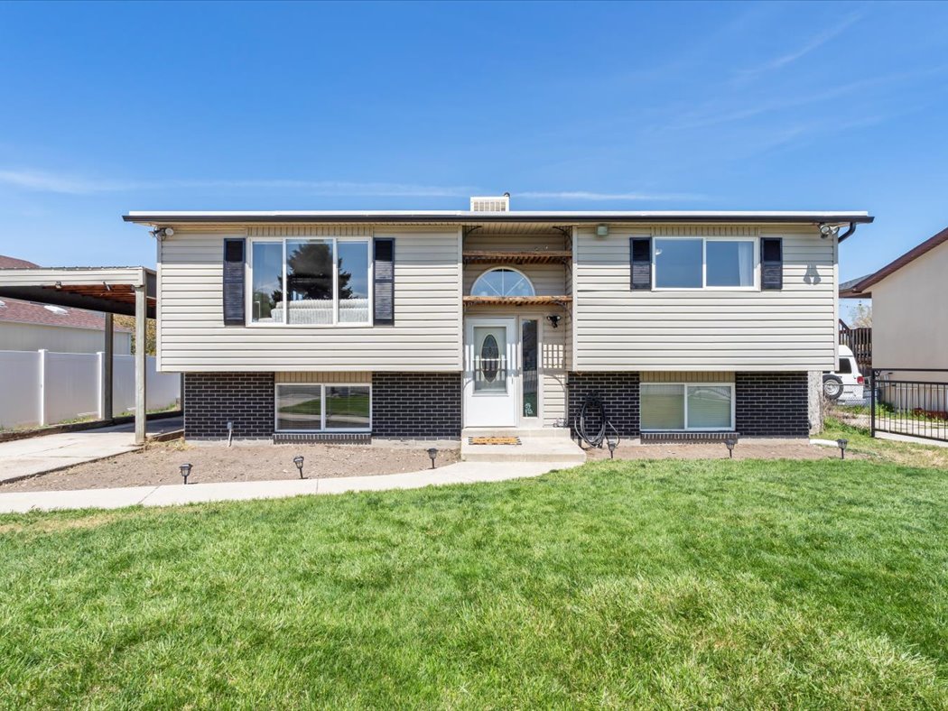 5066 W Boothill Dr | JUST LISTED