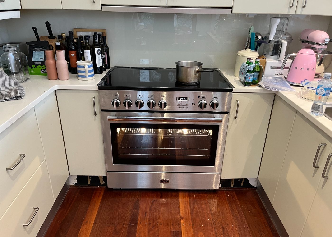 66c6fb2aeb3991b3db5c7d9f_Induction stove (1).jpg