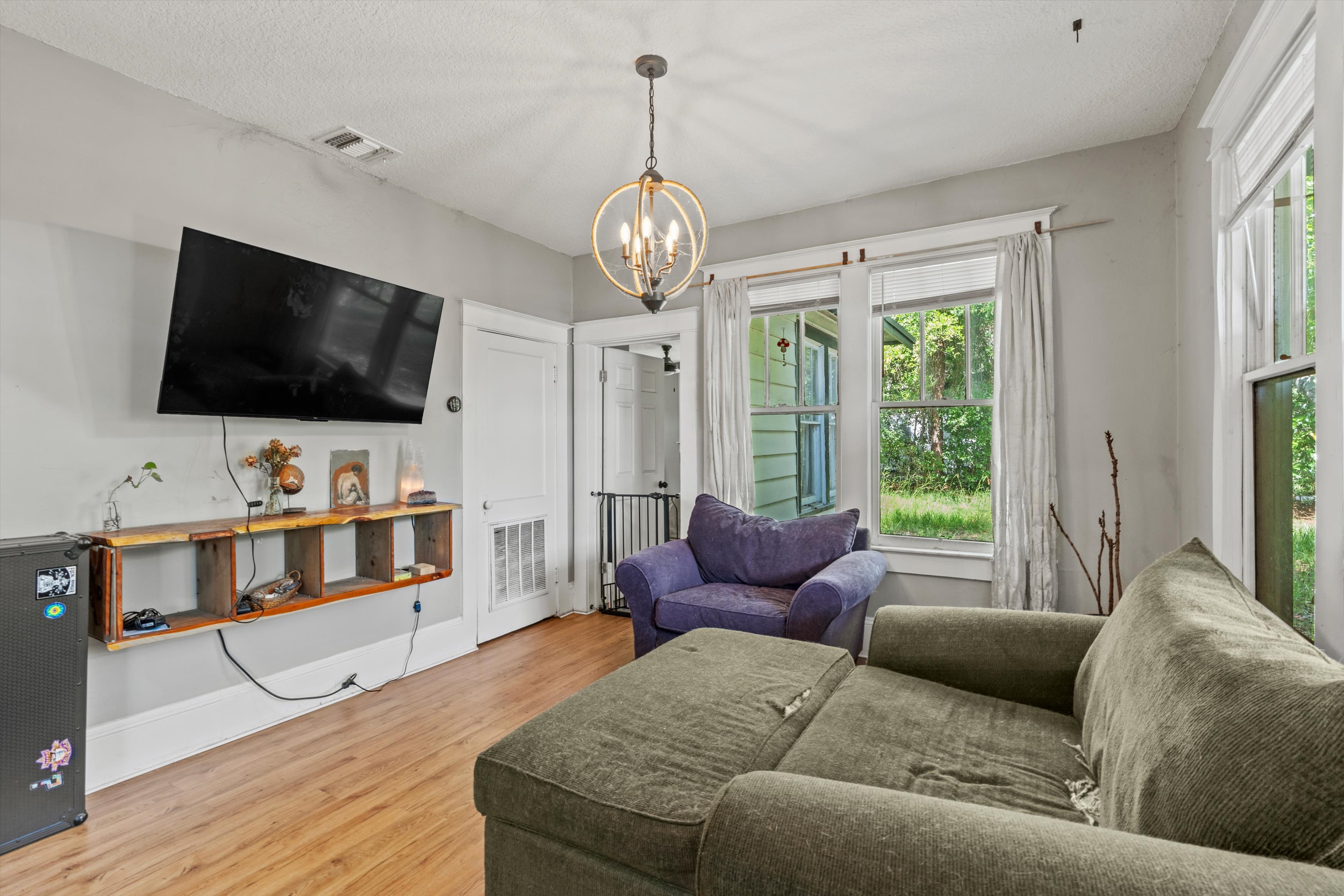 03-Family Room.jpg