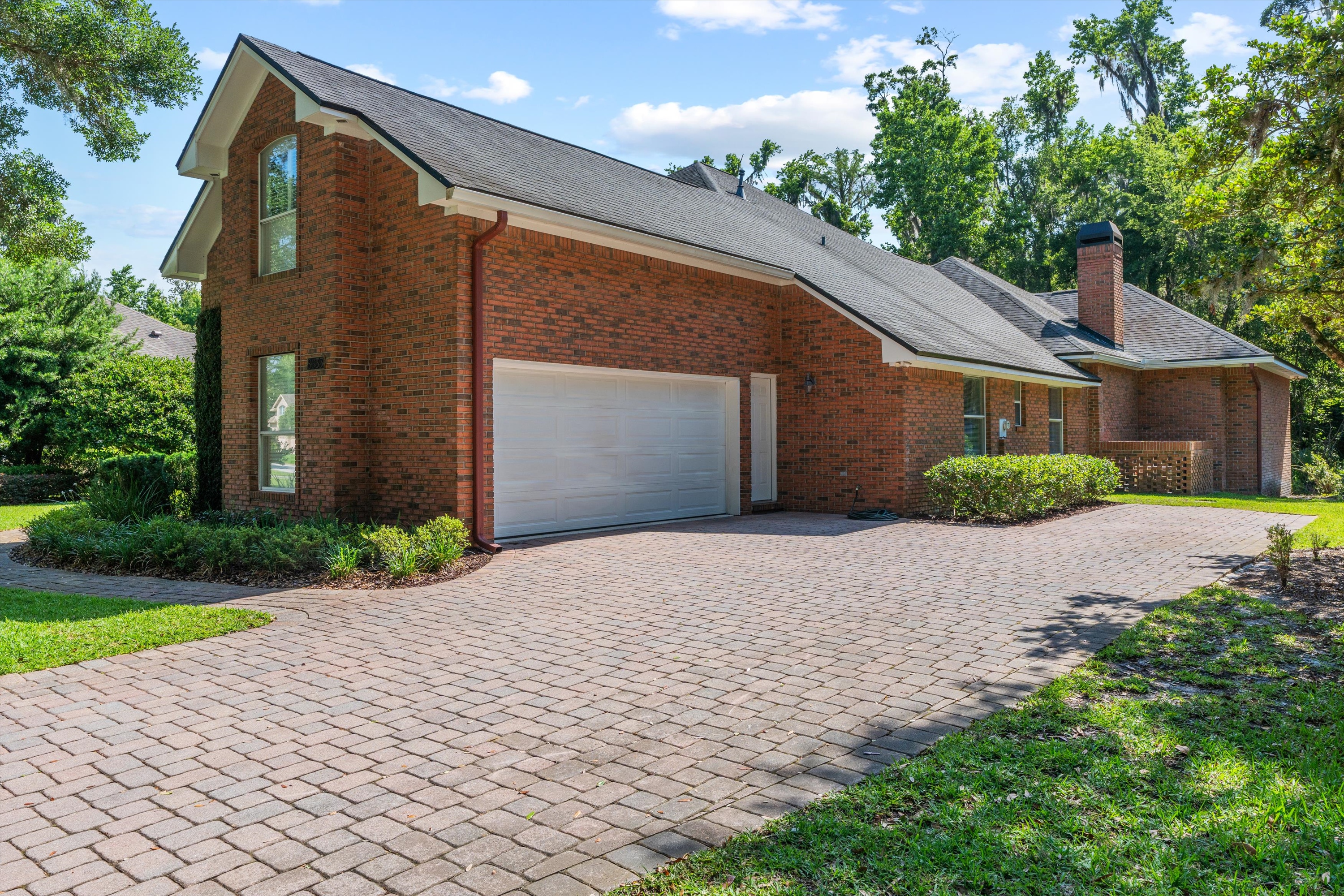 03-Side Entry Garage.jpg