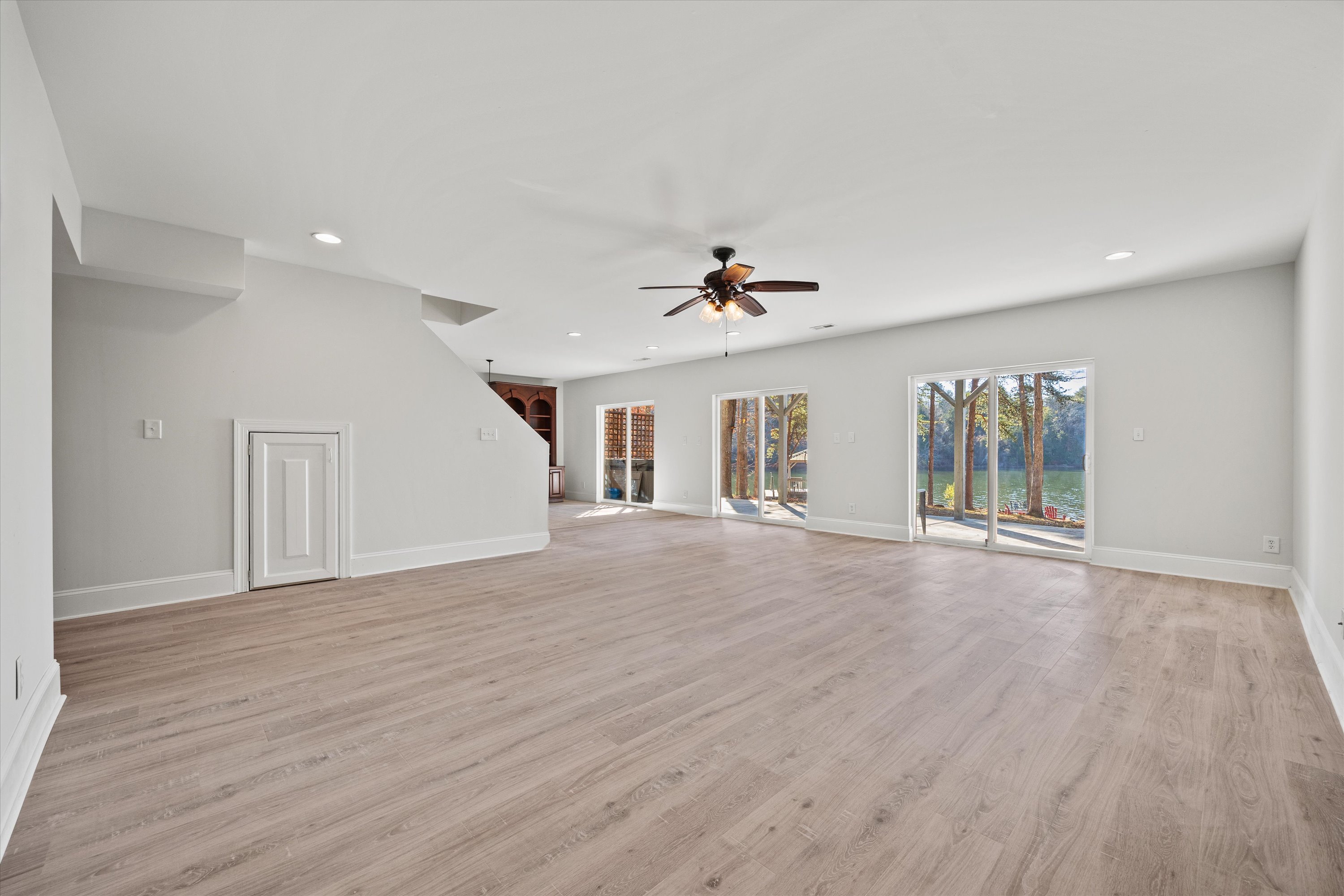 27-800 Lakeview Shores Loop-27.jpg