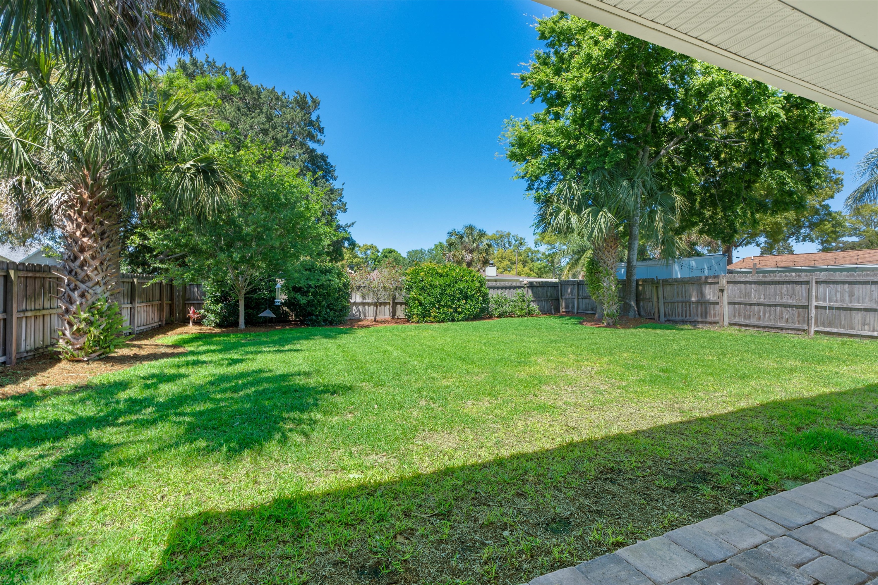 30-Backyard.jpg