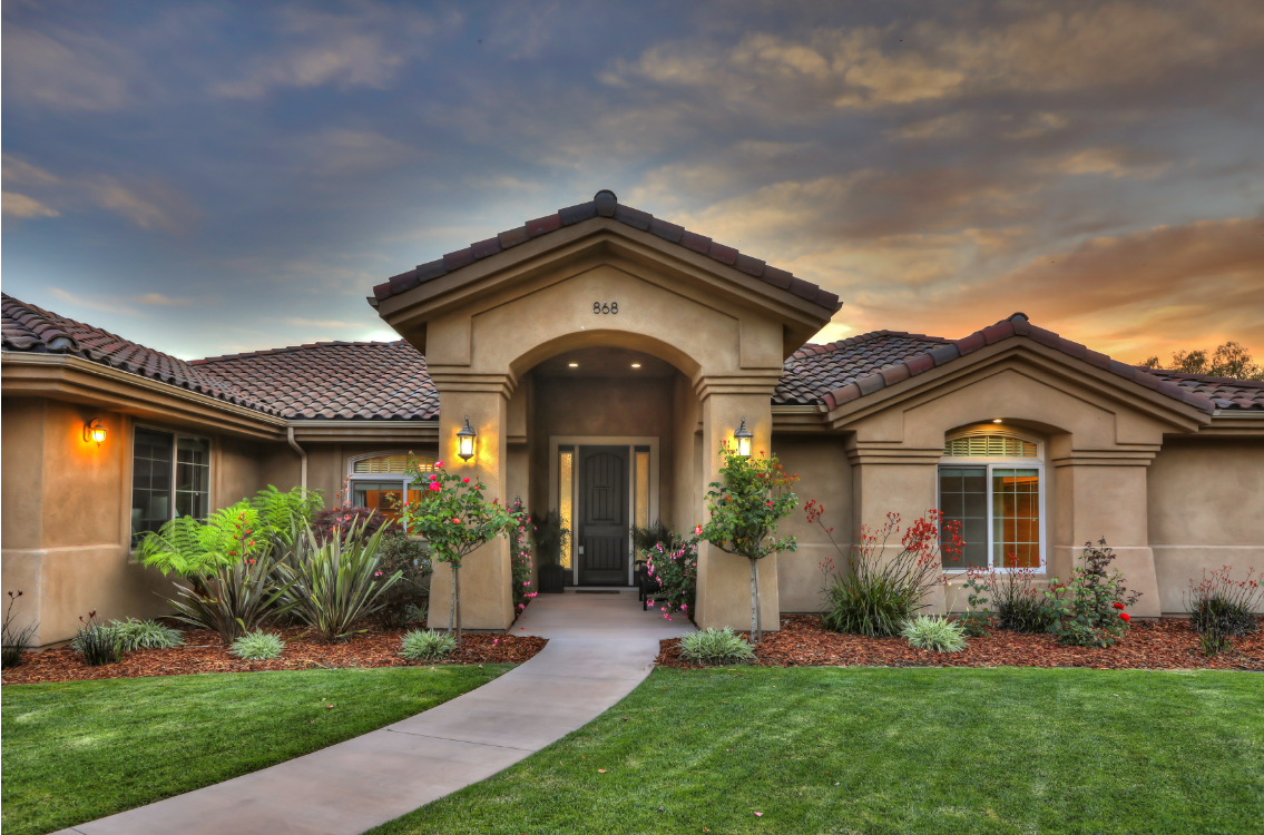 Luxury 4 Bedroom 4 Bathroom Home On 2.18 Acres