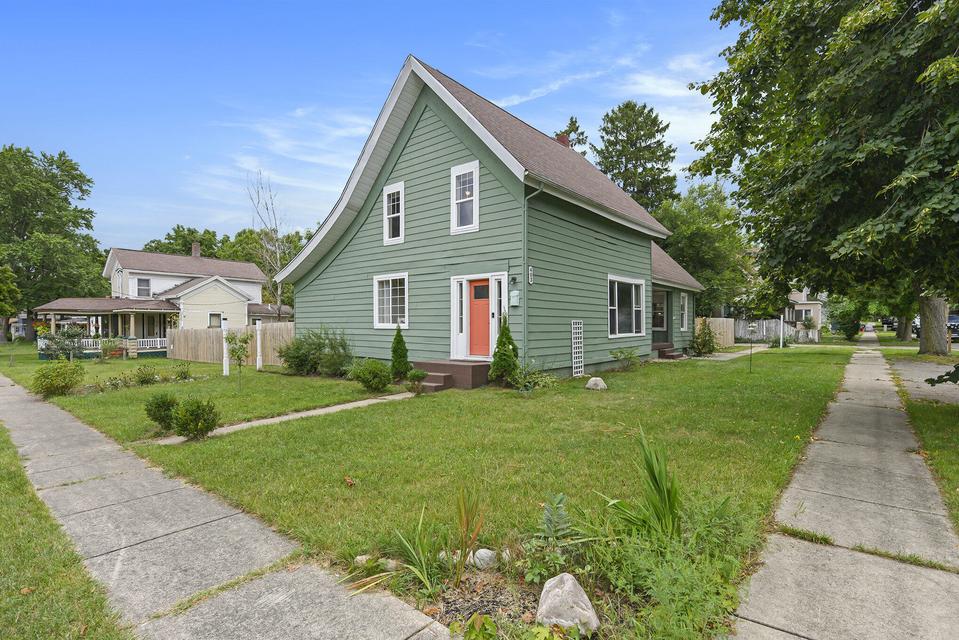 403 Elm St