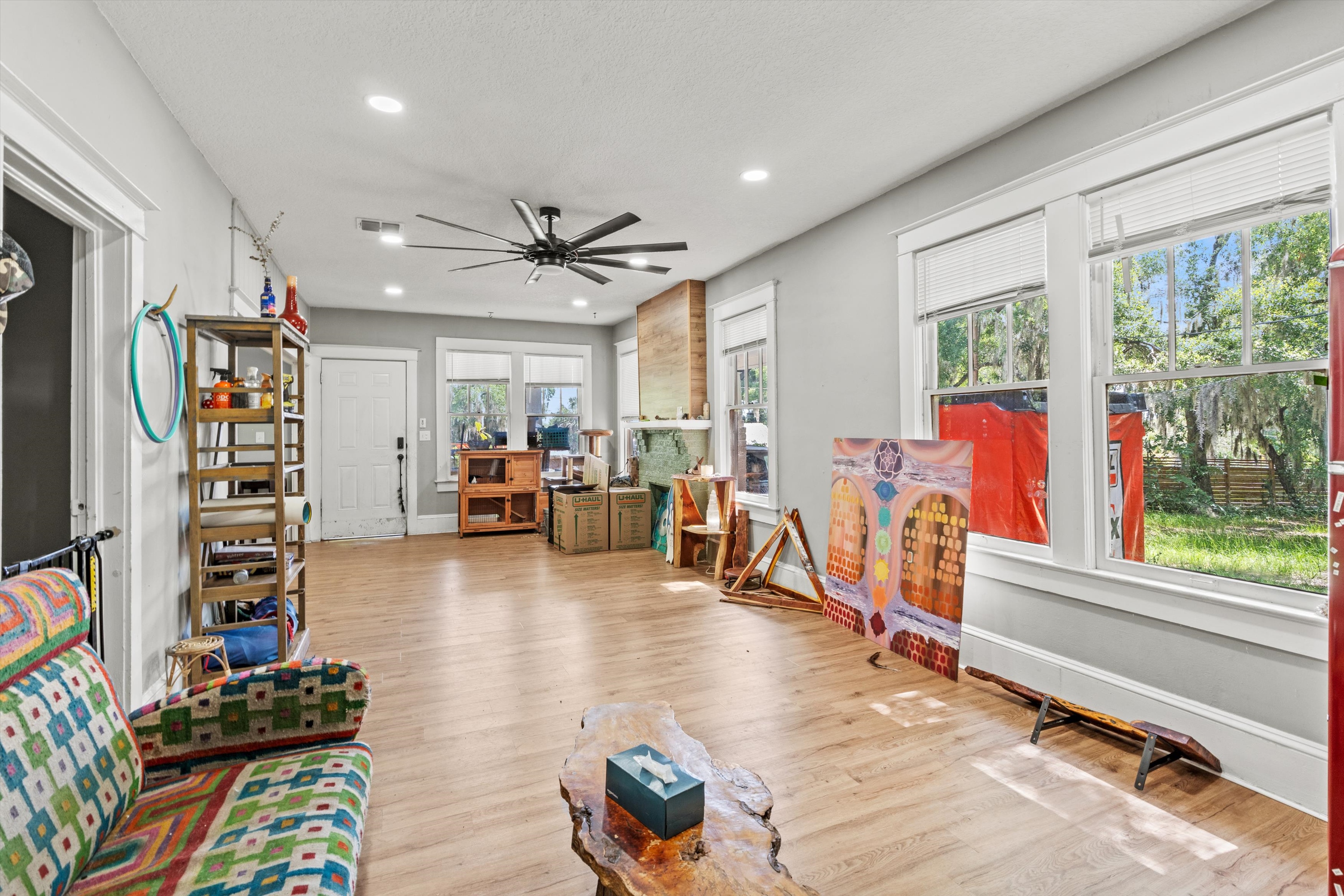 04-Living Room.jpg