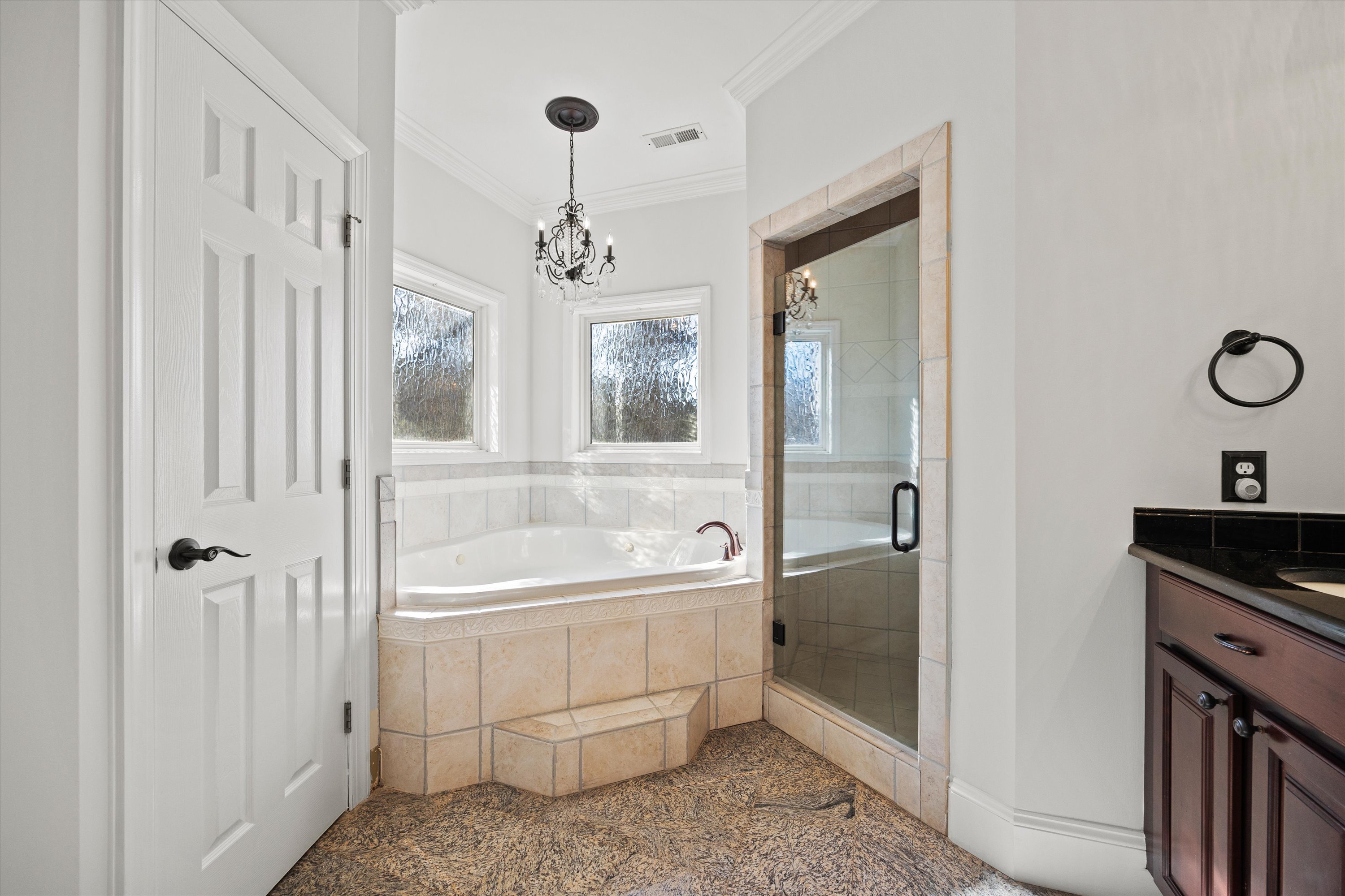 18-800 Lakeview Shores Loop-18.jpg