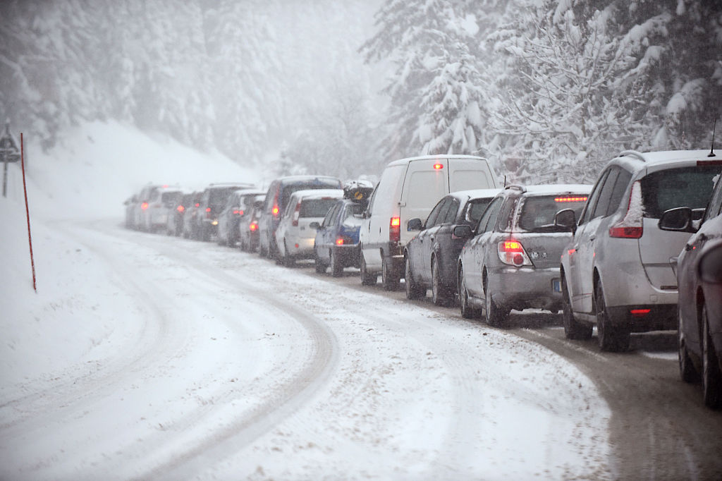 winter-traffic-jam.jpg