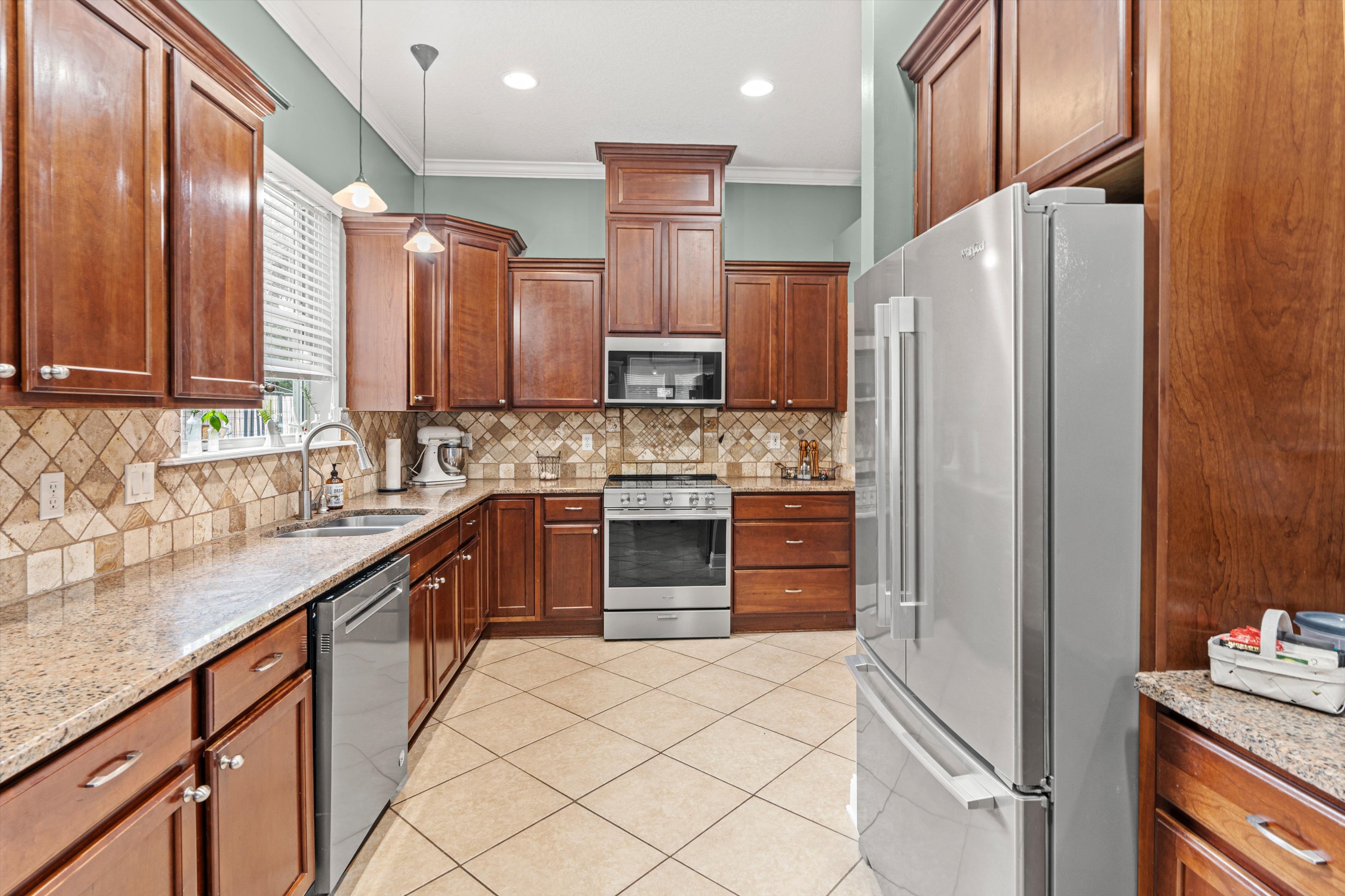 12-Kitchen.jpg
