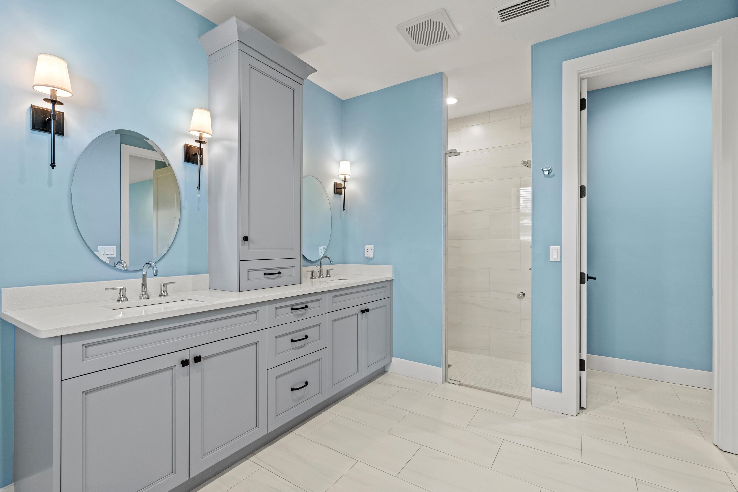 27-Bathroom 3.jpg