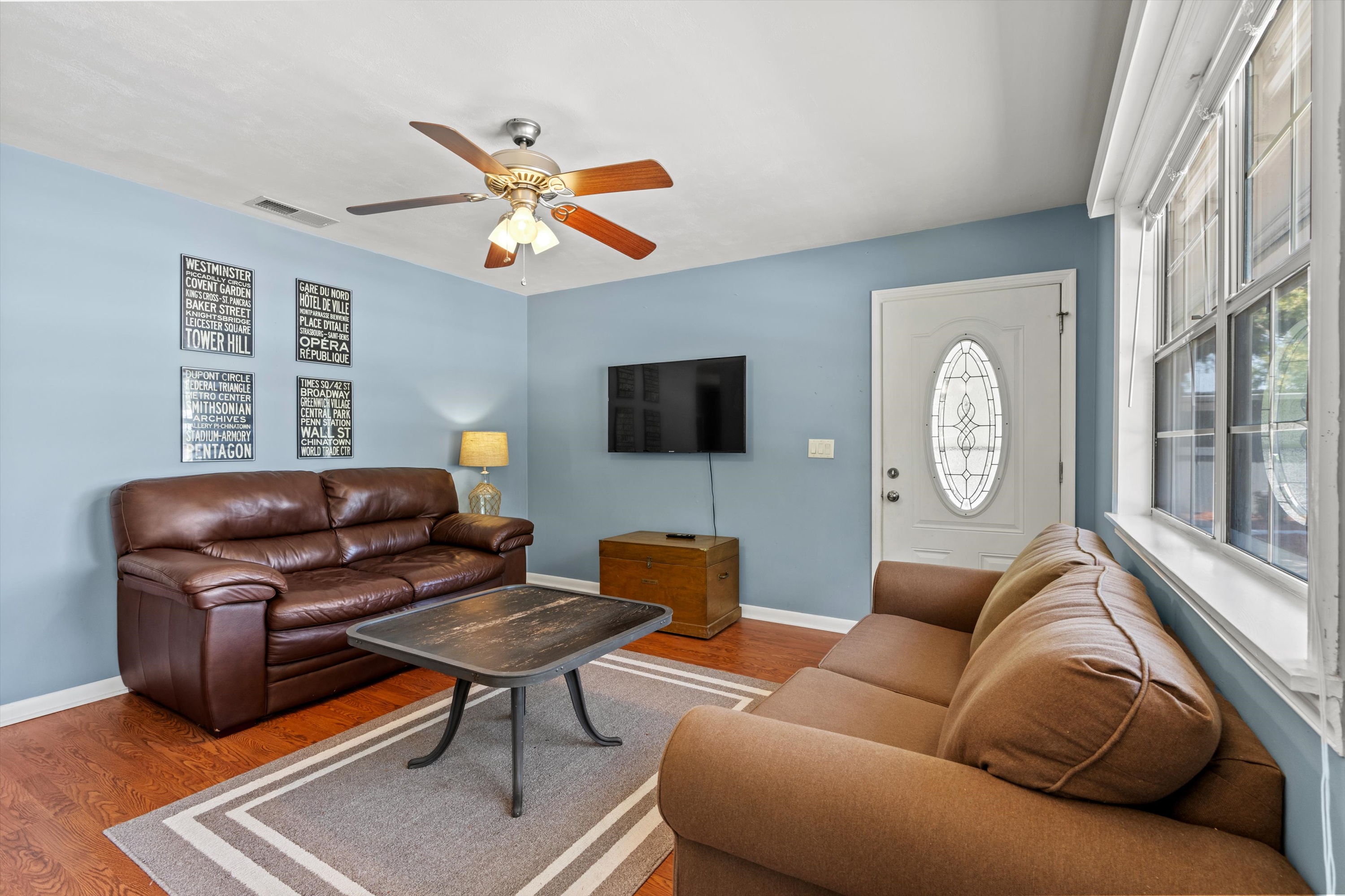 32-Family Room.jpg