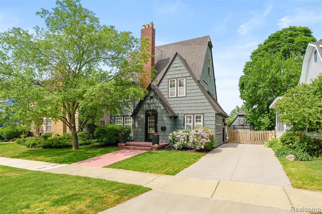 2430 Outlook Street