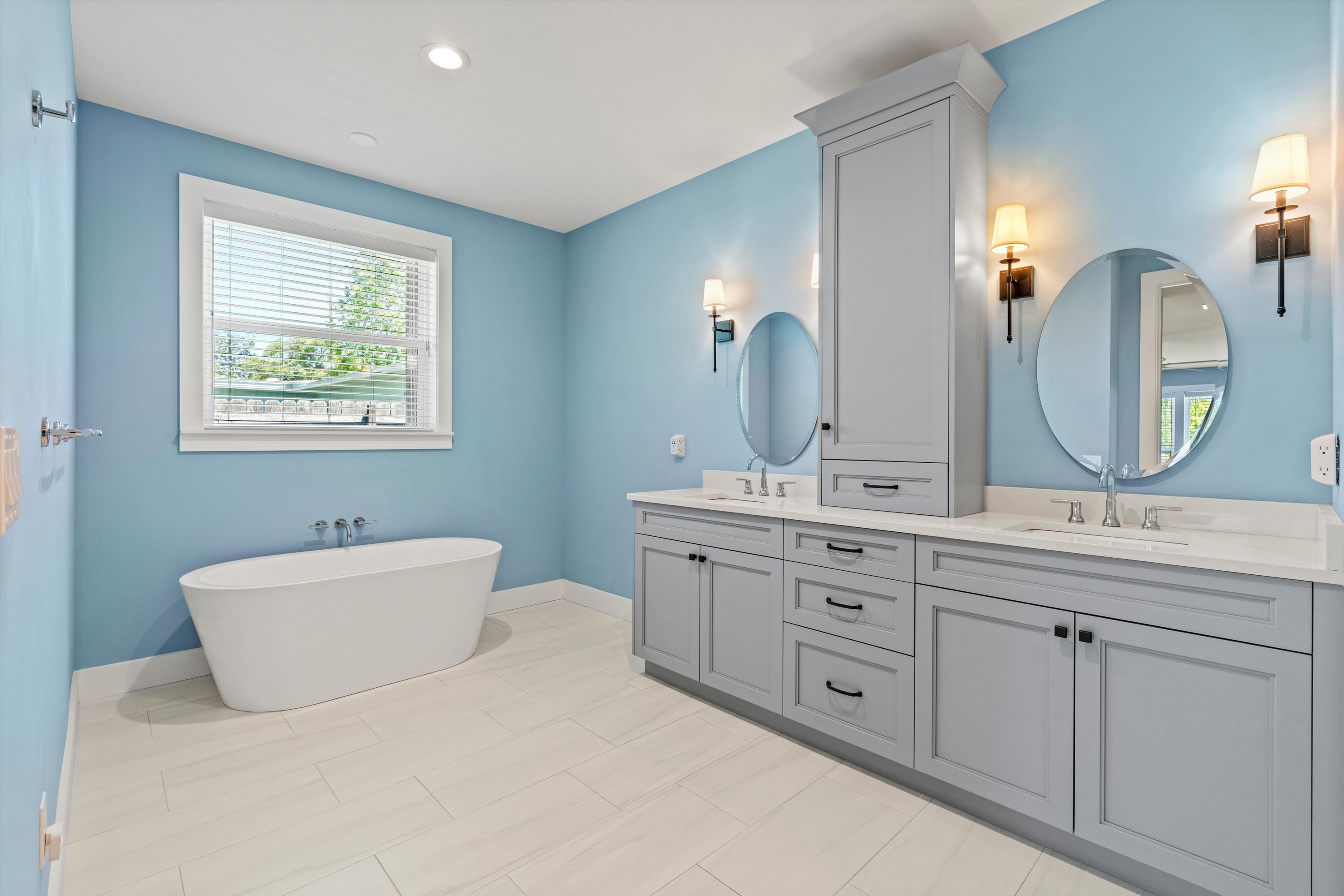 26-Bathroom 3.jpg