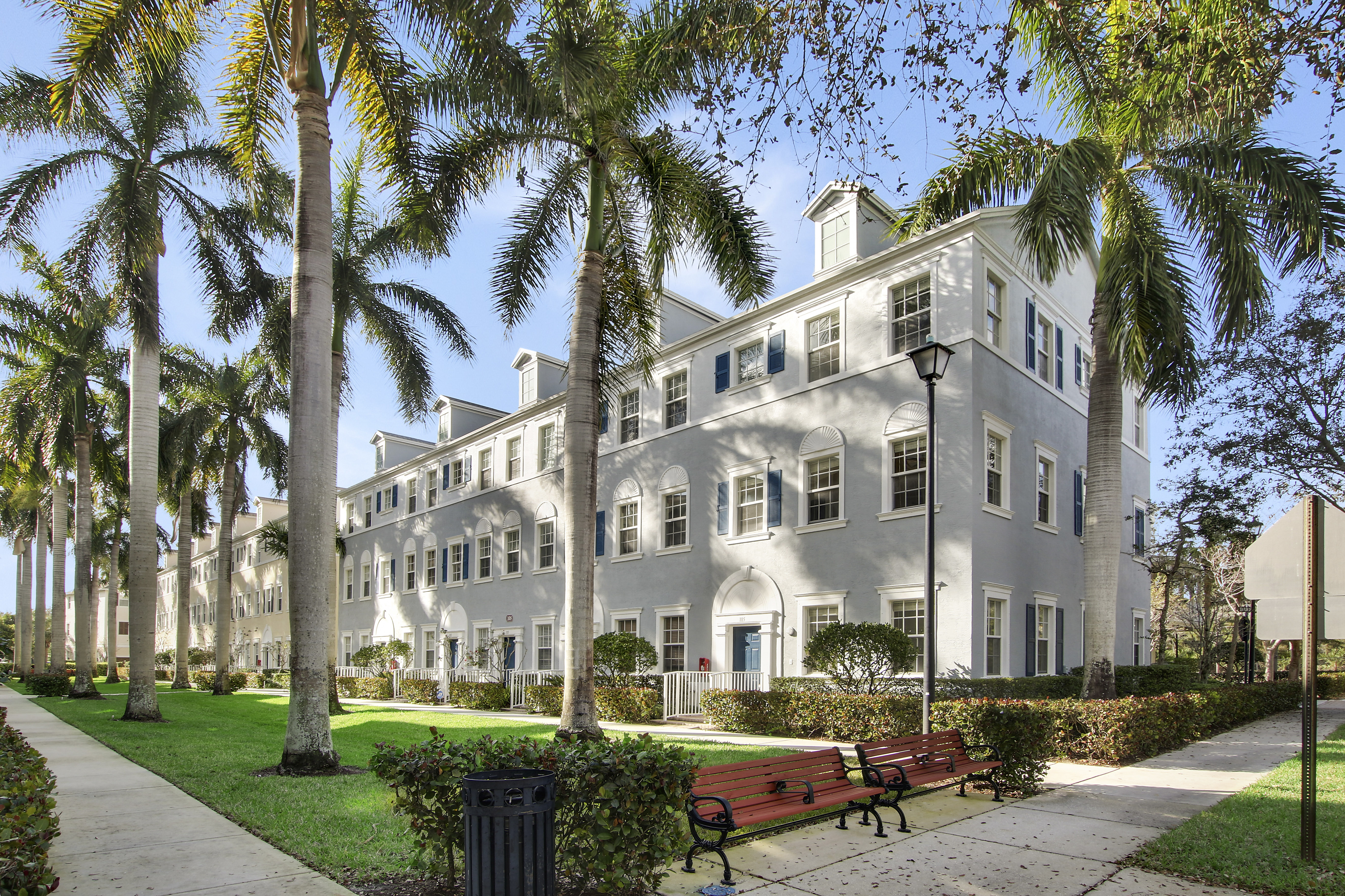 Just Listed!  Condo in Sandpiper Cove at Botanica!