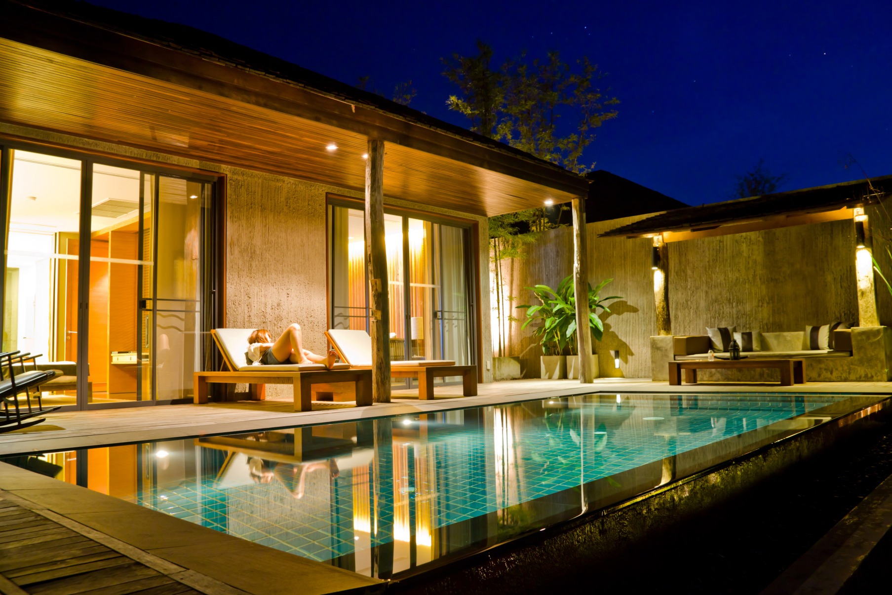 Pool Home - Modern.jpg