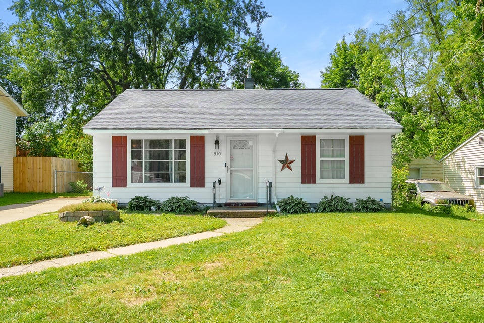 1910 Eckener Dr