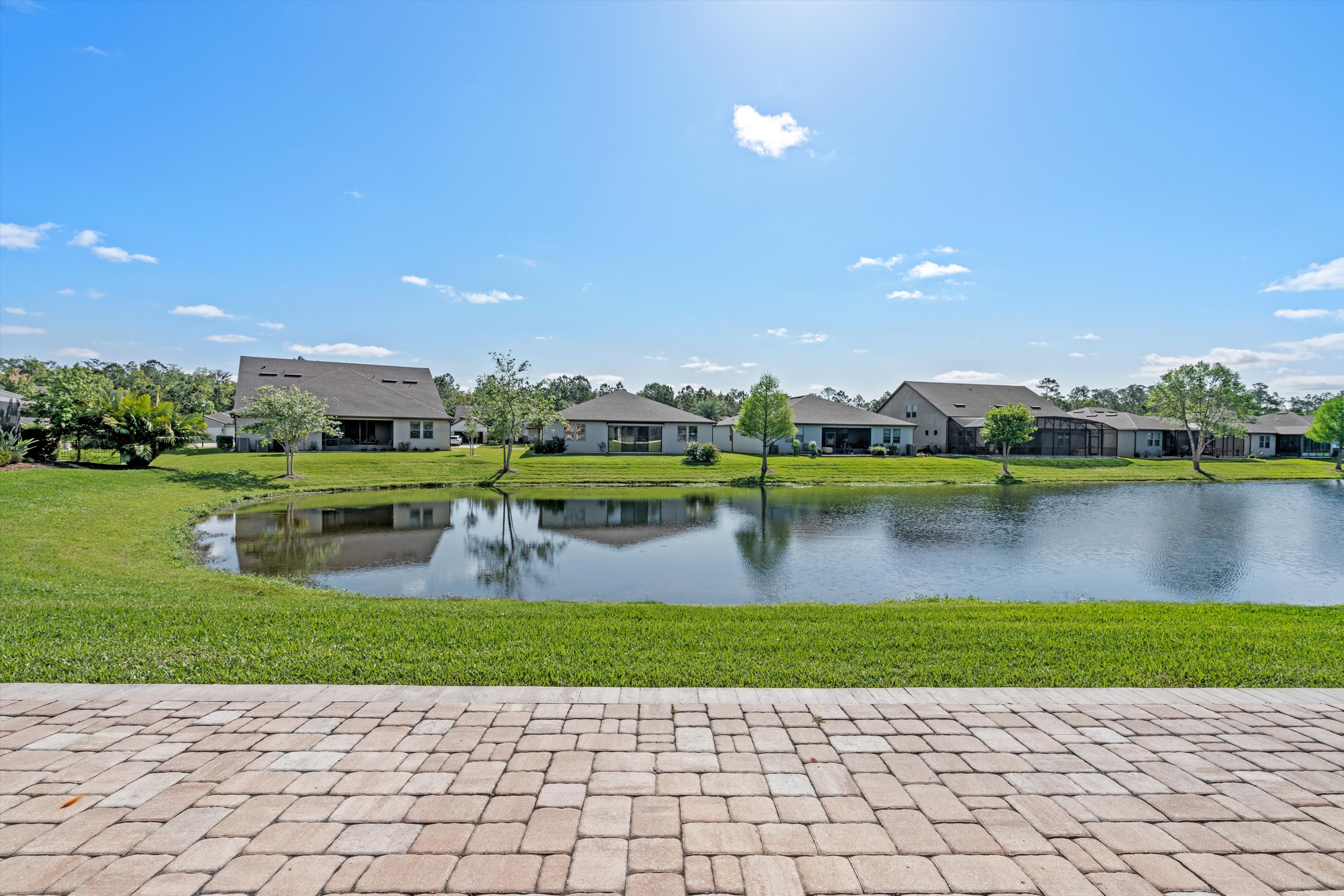 16-Lake View.jpg